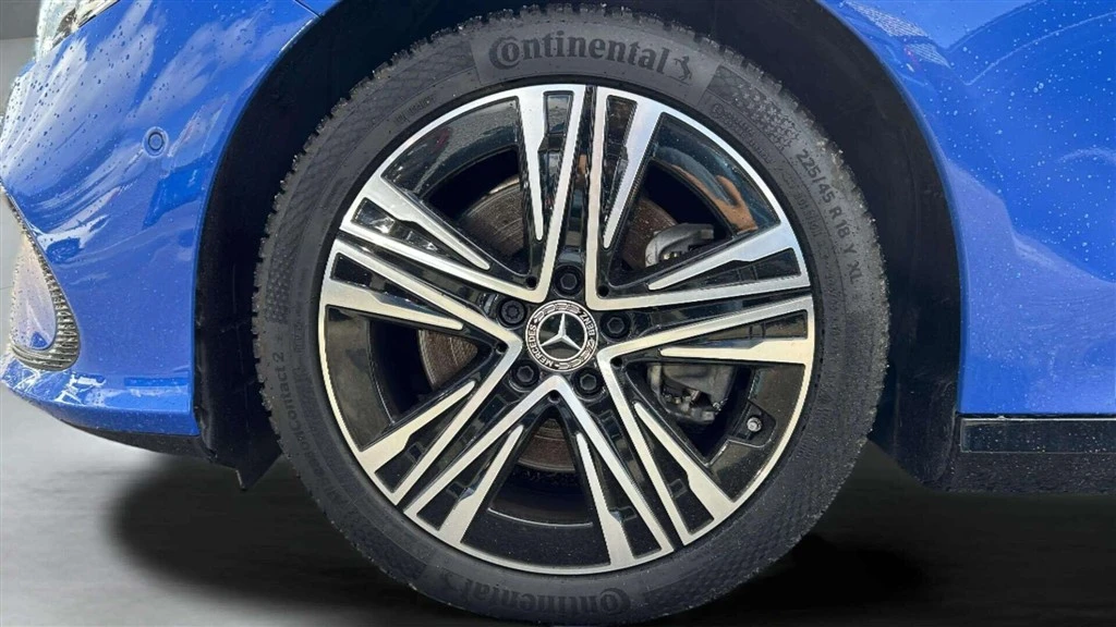 Mercedes-Benz-CLA-image-8