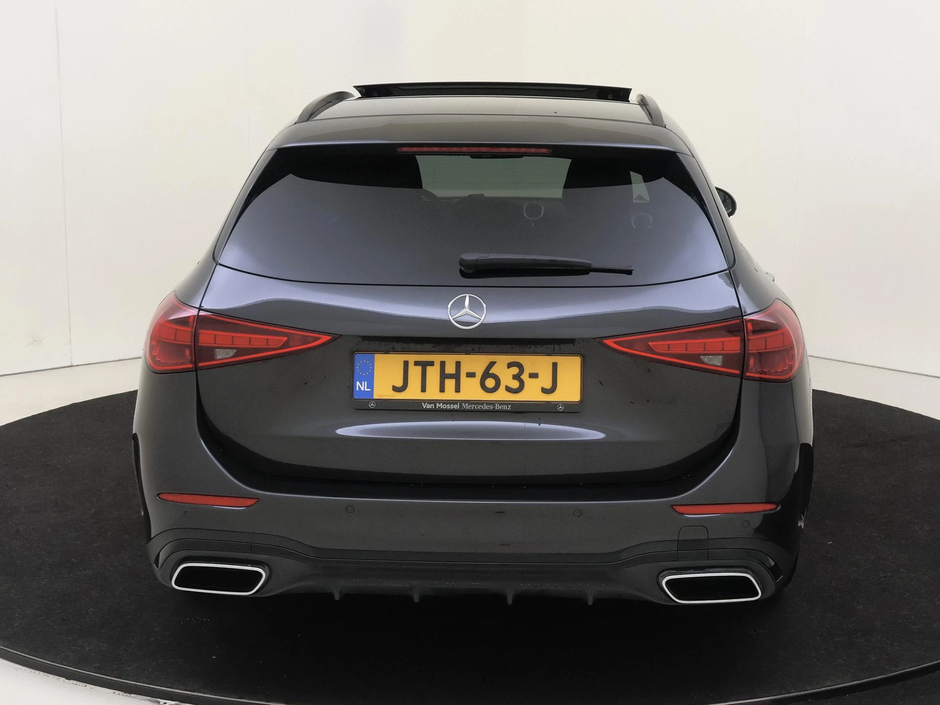 Mercedes-Benz-C-Klasse-image-8