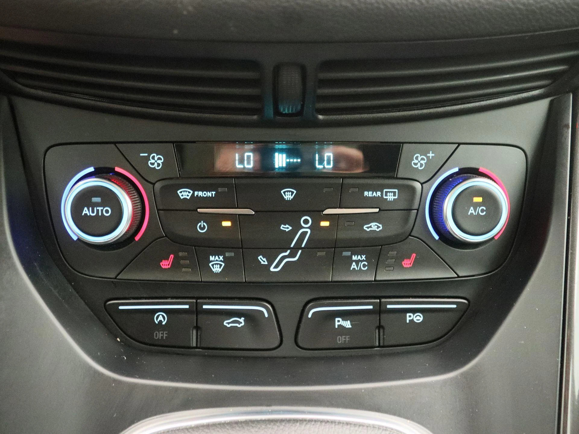 Ford-C-MAX-image-10