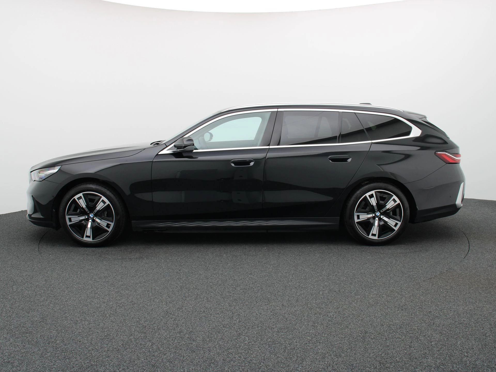 BMW-i5-image-4