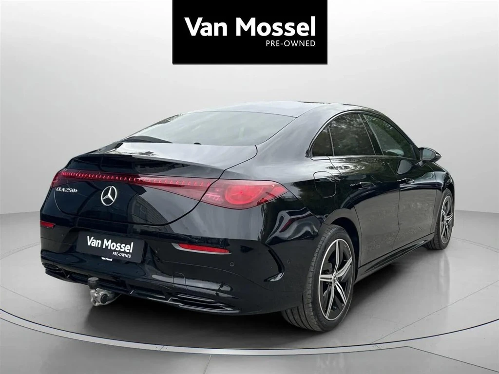 Mercedes-Benz-CLA-image-4