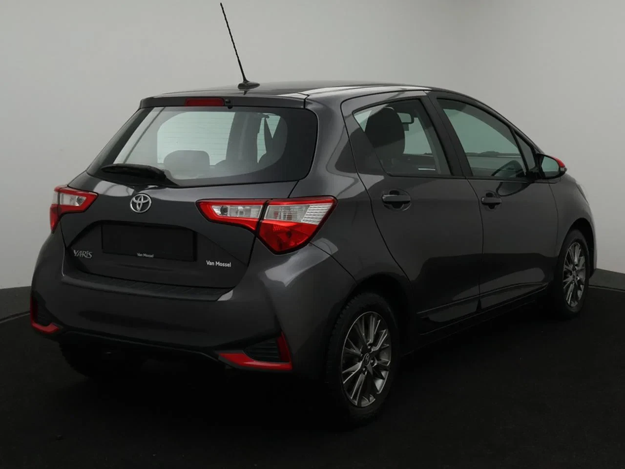 Toyota-Yaris-image-1