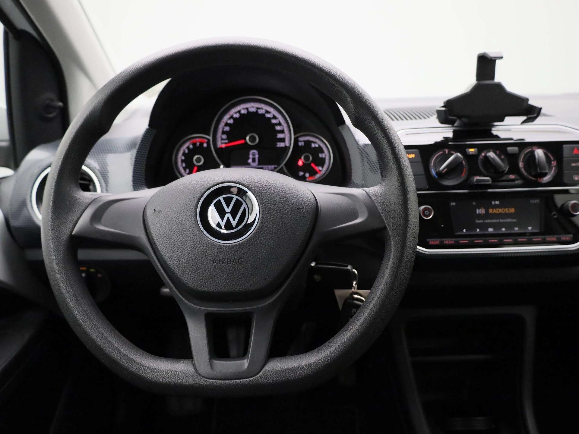 Volkswagen-up!-image-6