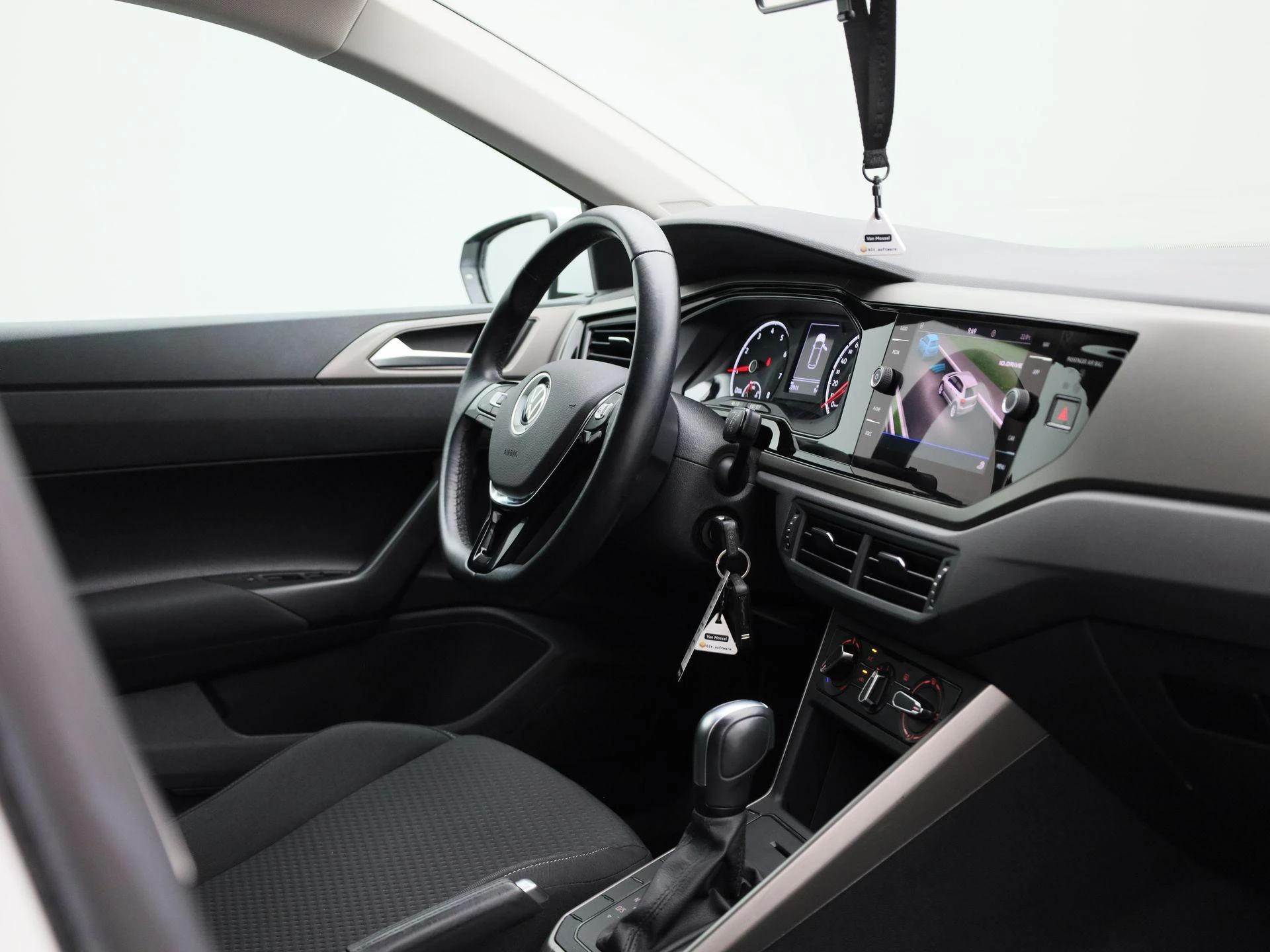 Volkswagen-Polo-image-29