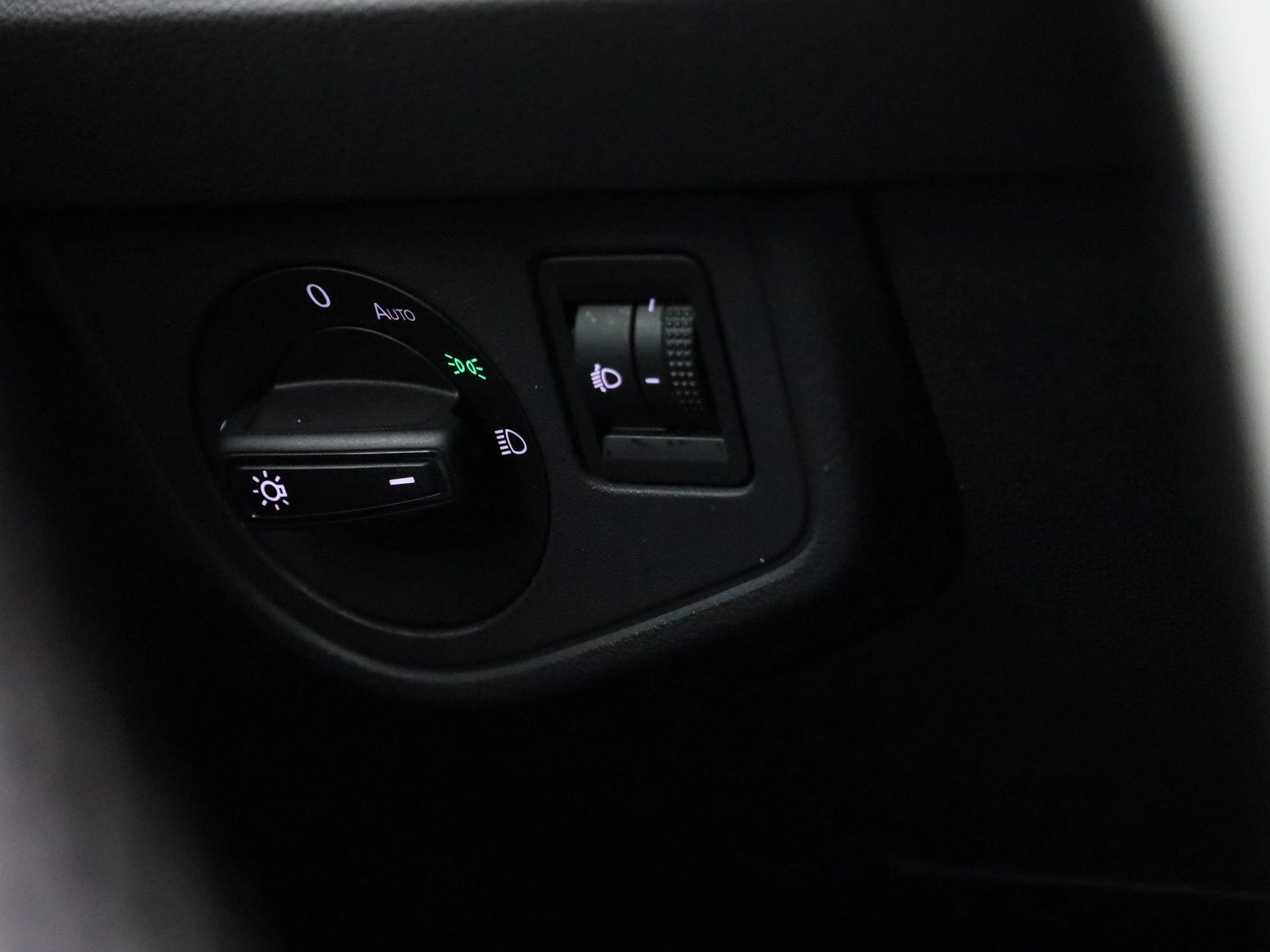 Volkswagen-Polo-image-21