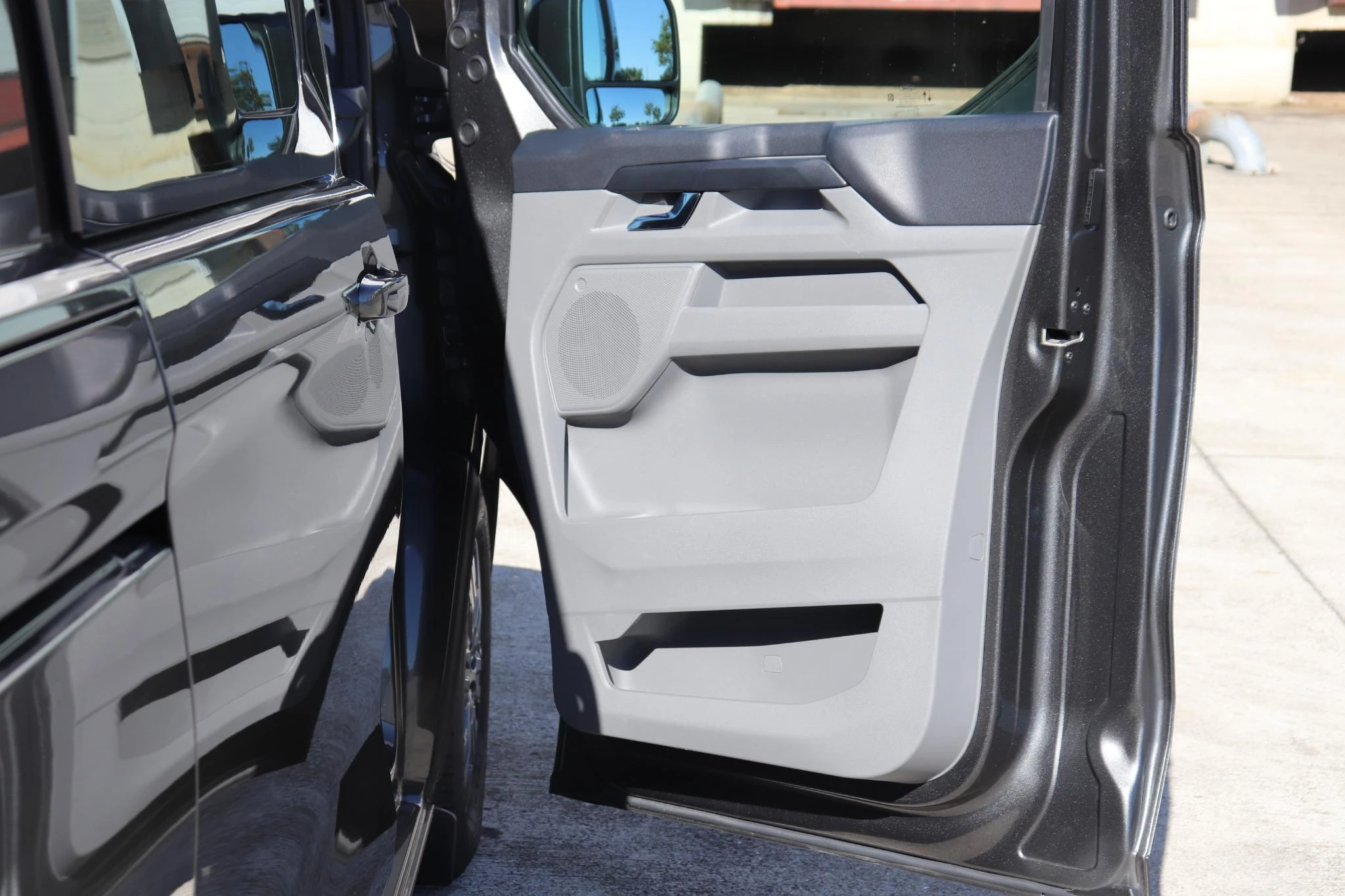 Ford-Transit Custom-image-9