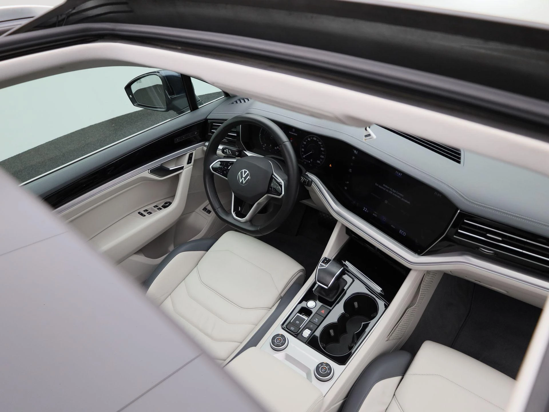 Volkswagen-Touareg-image-51