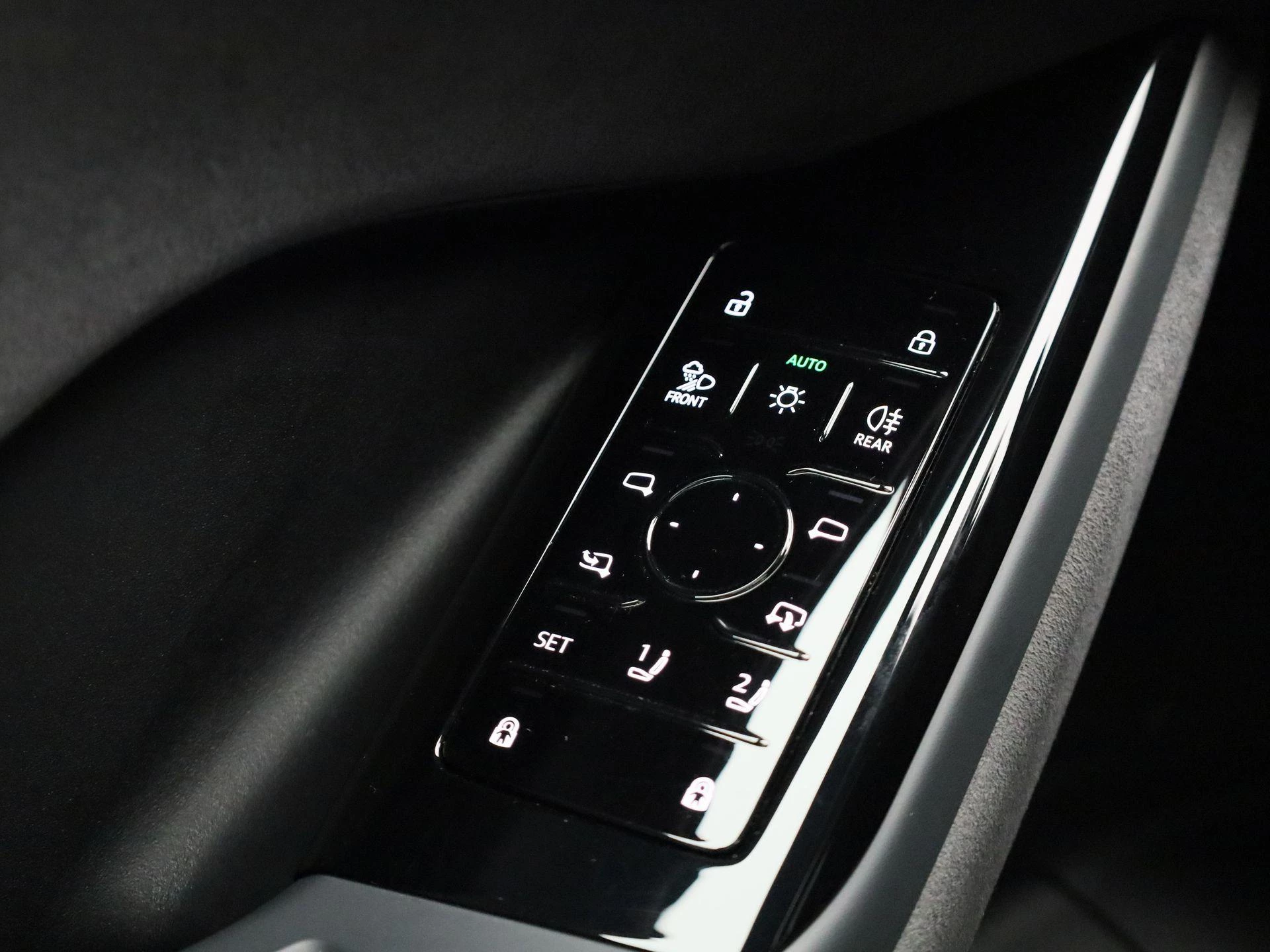 Audi-Q6 e-tron-image-42