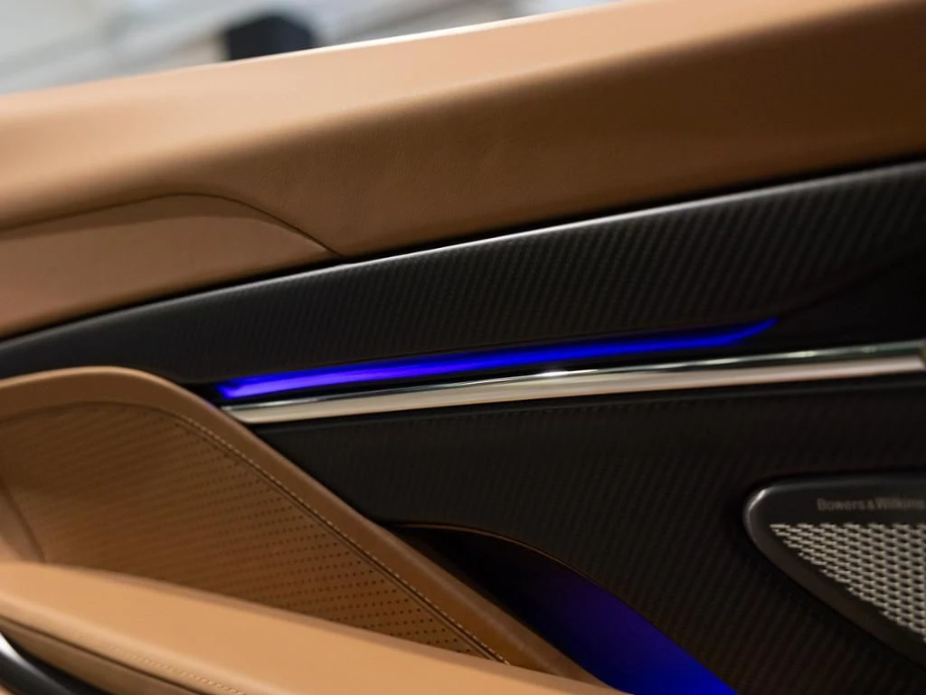 Aston Martin-DB12-image-28