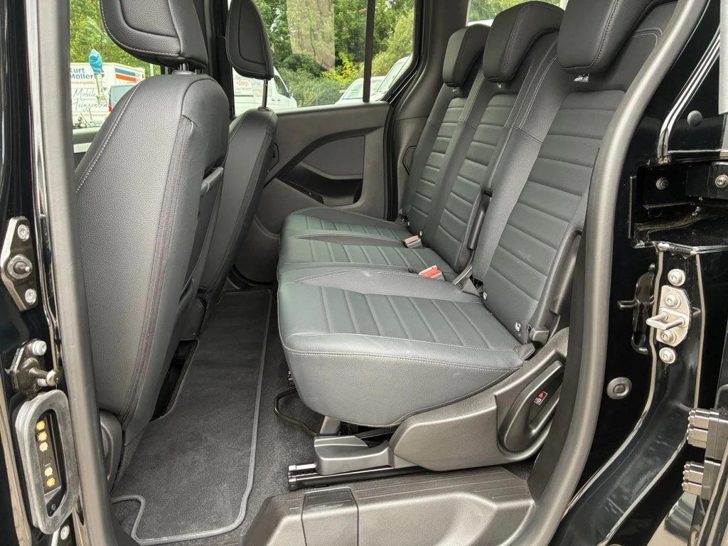 Mercedes-Benz-EQT 200-image-13