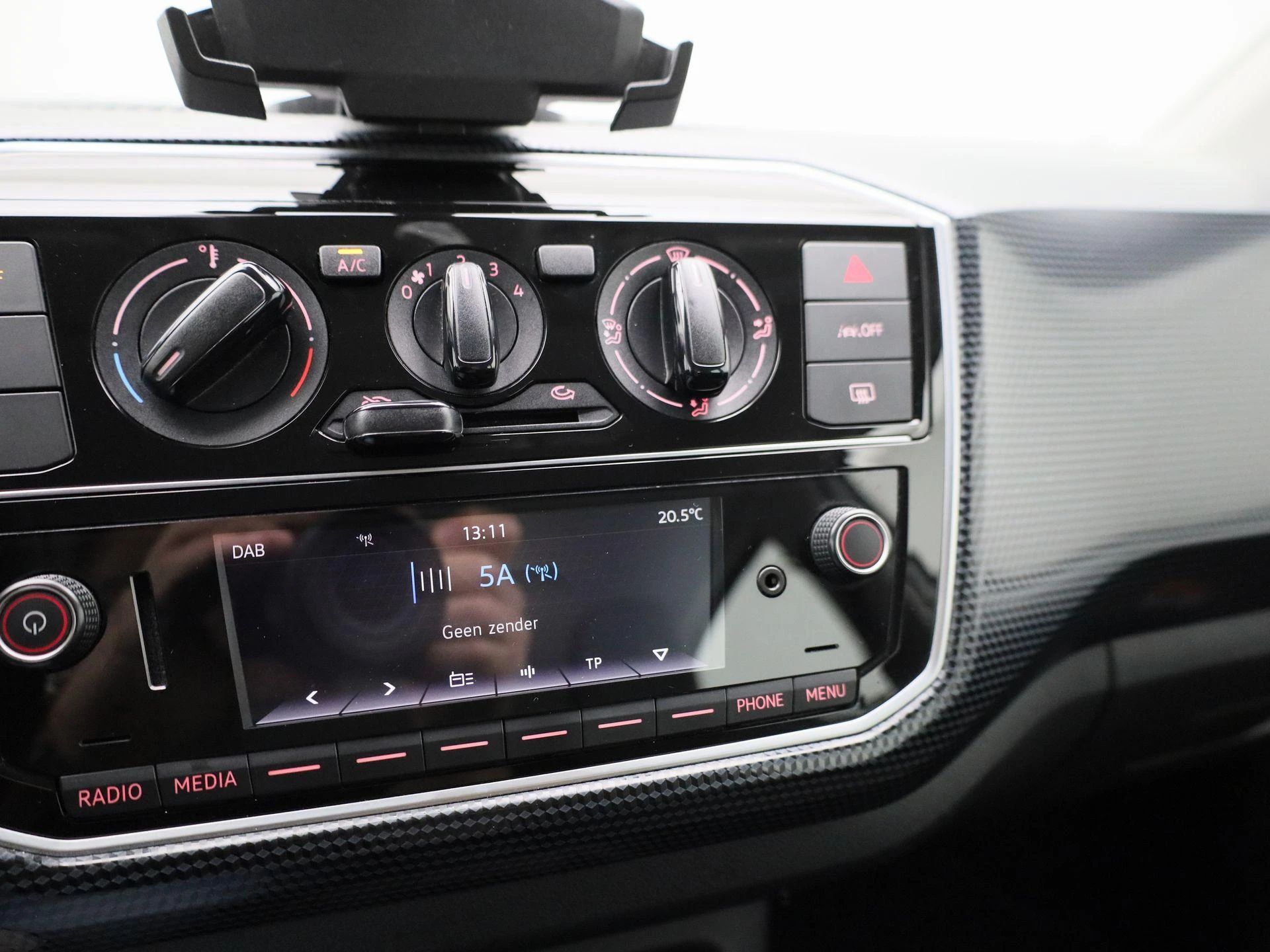 Volkswagen-up!-image-13