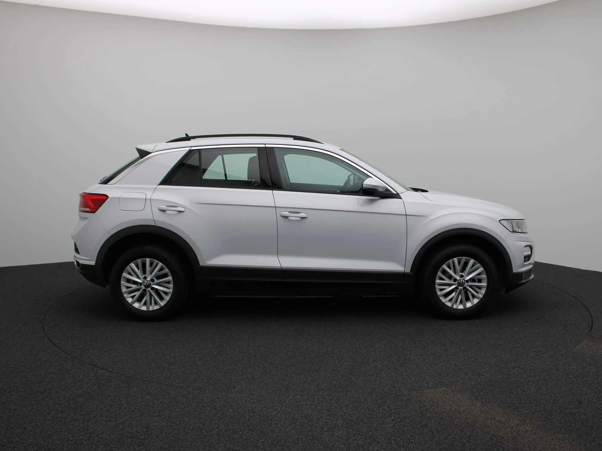 Volkswagen-T-Roc-image-5