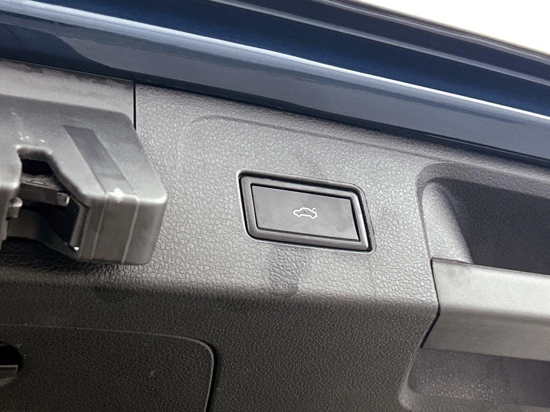 Volkswagen-Passat-image-23