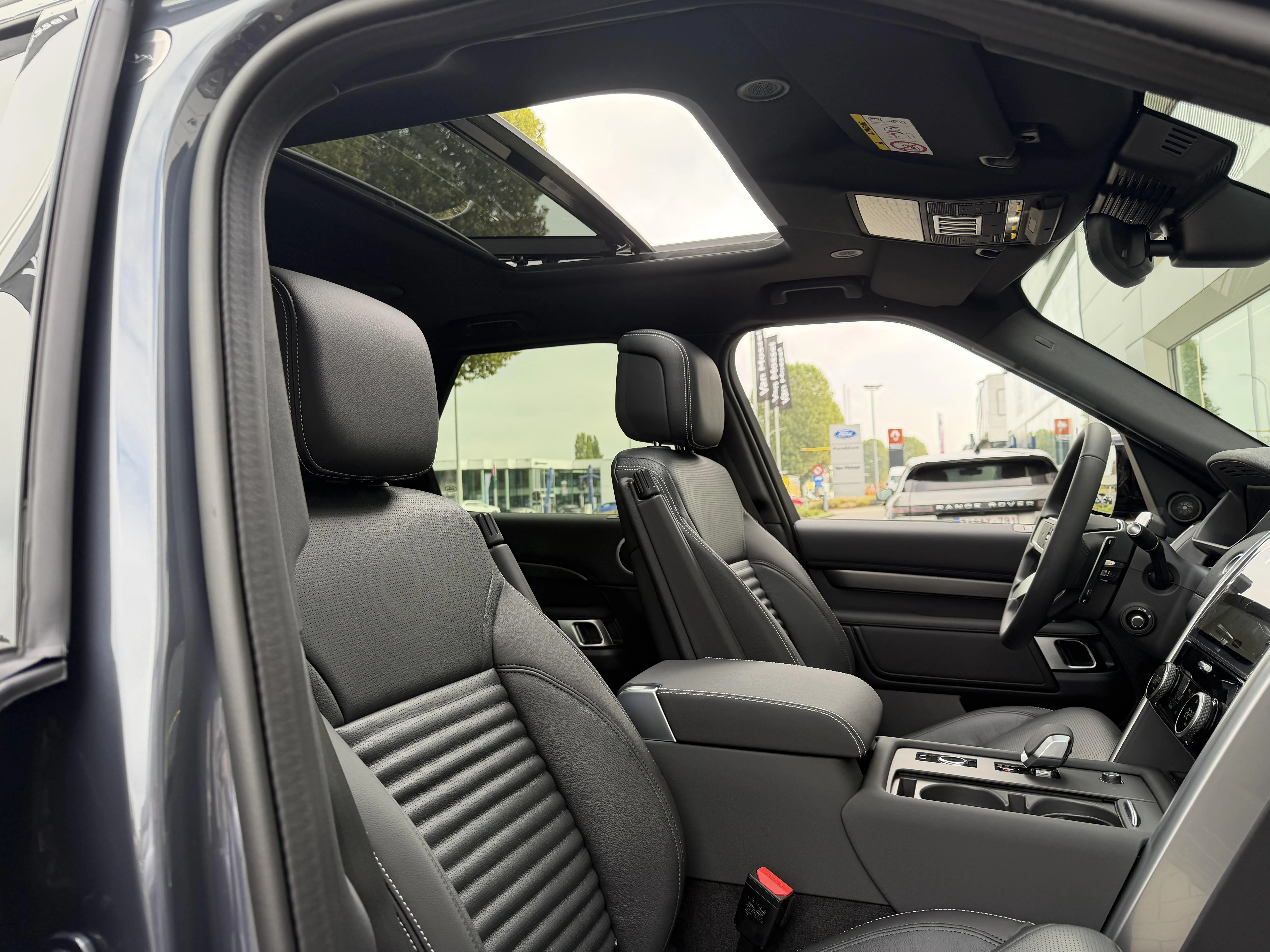 Land Rover-Discovery-image-37