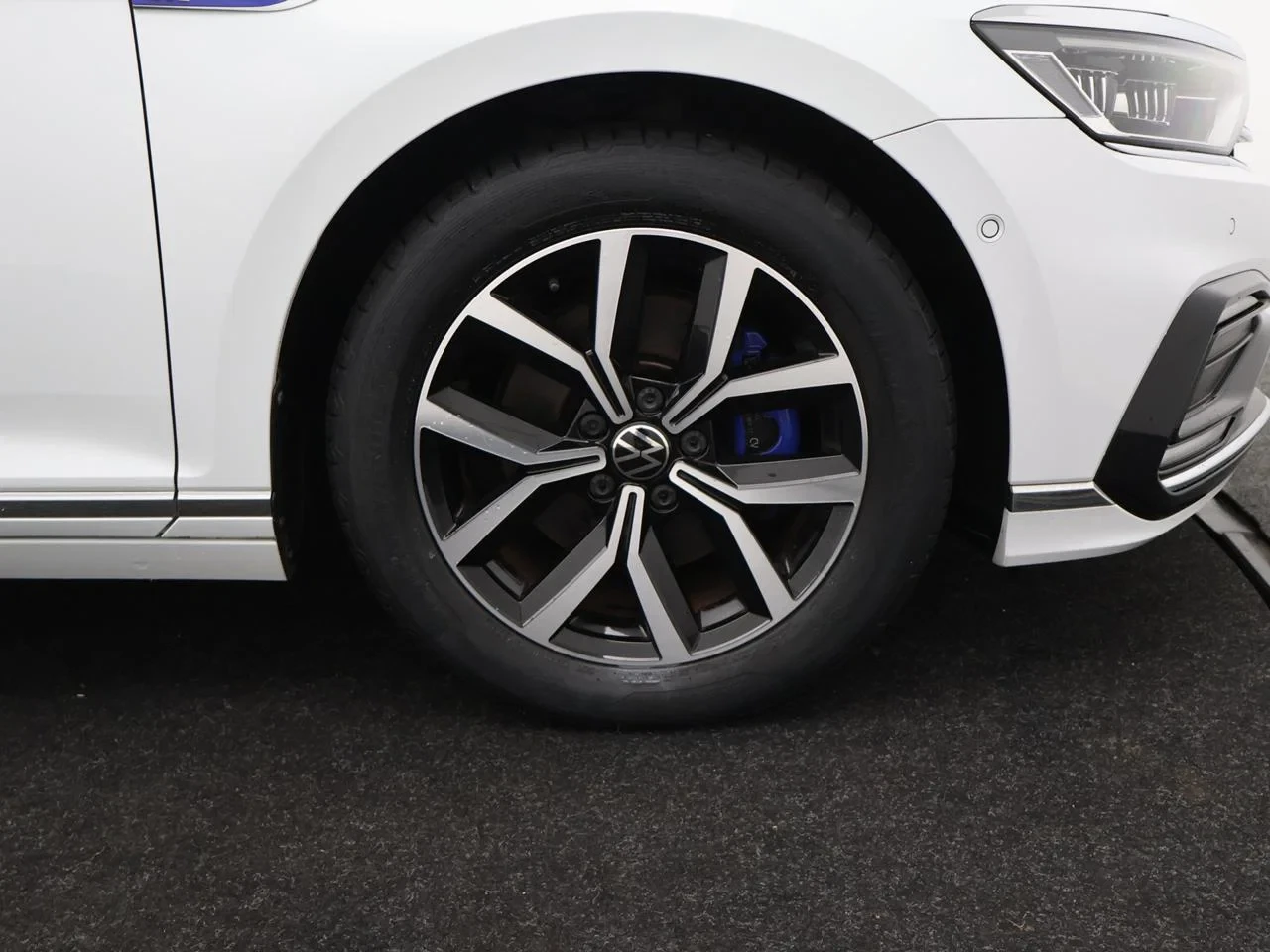 Volkswagen-Passat-image-8