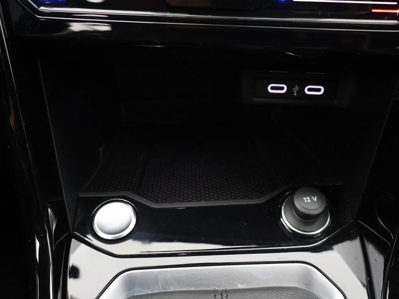 Volkswagen-T-Roc-image-20