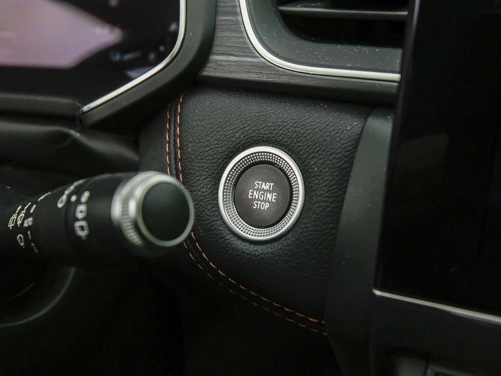 Renault Captur II 1.6 E-TECH Initiale Paris Navi Bose