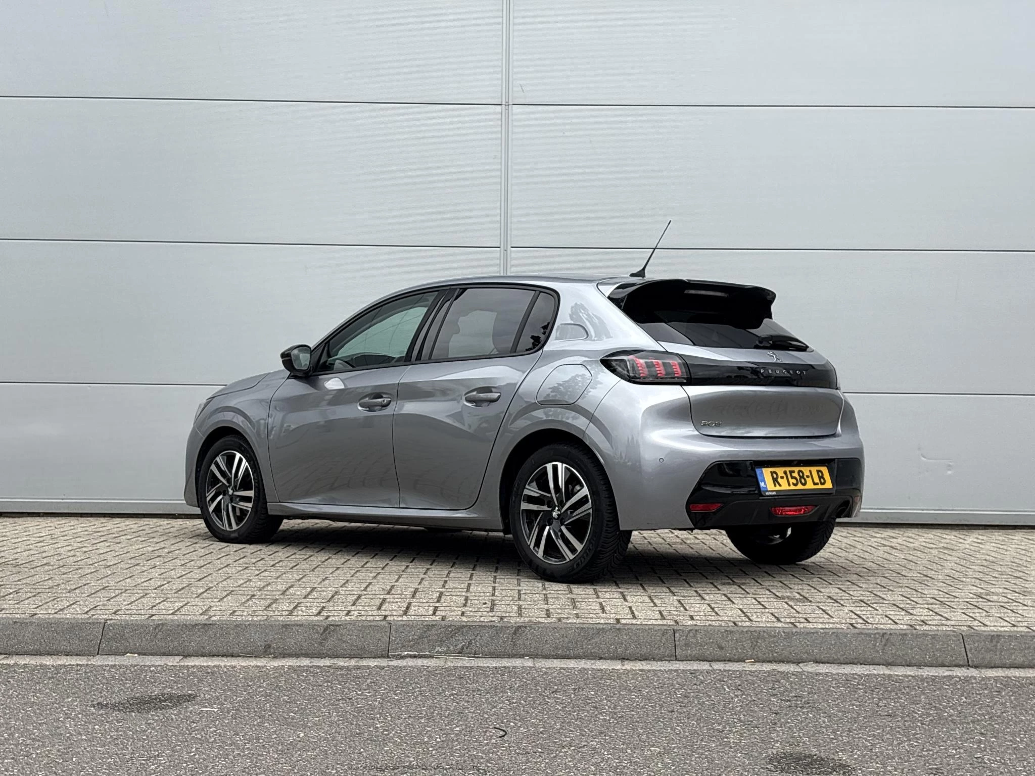 Peugeot-208-image-3