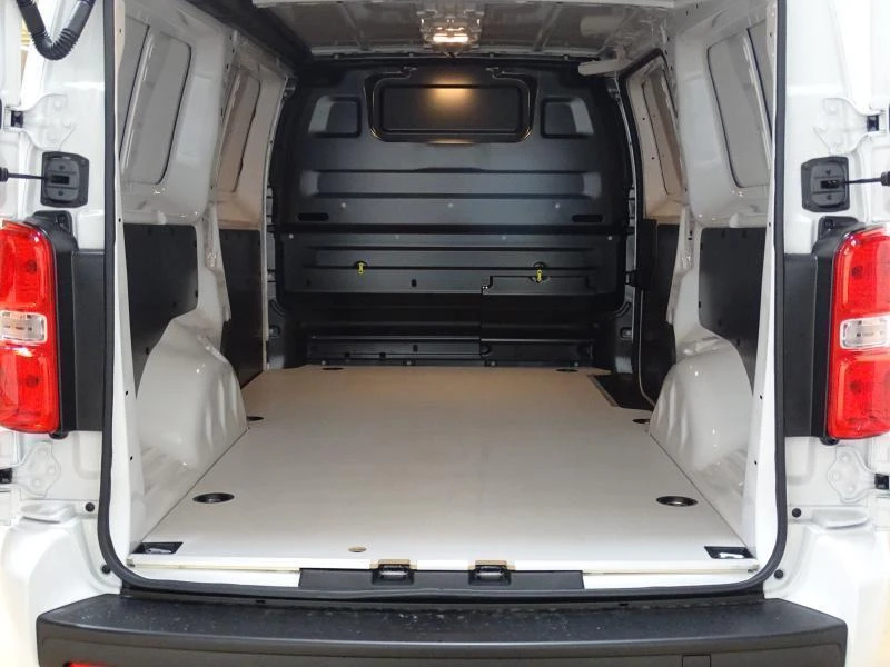 Opel-Vivaro-image-7