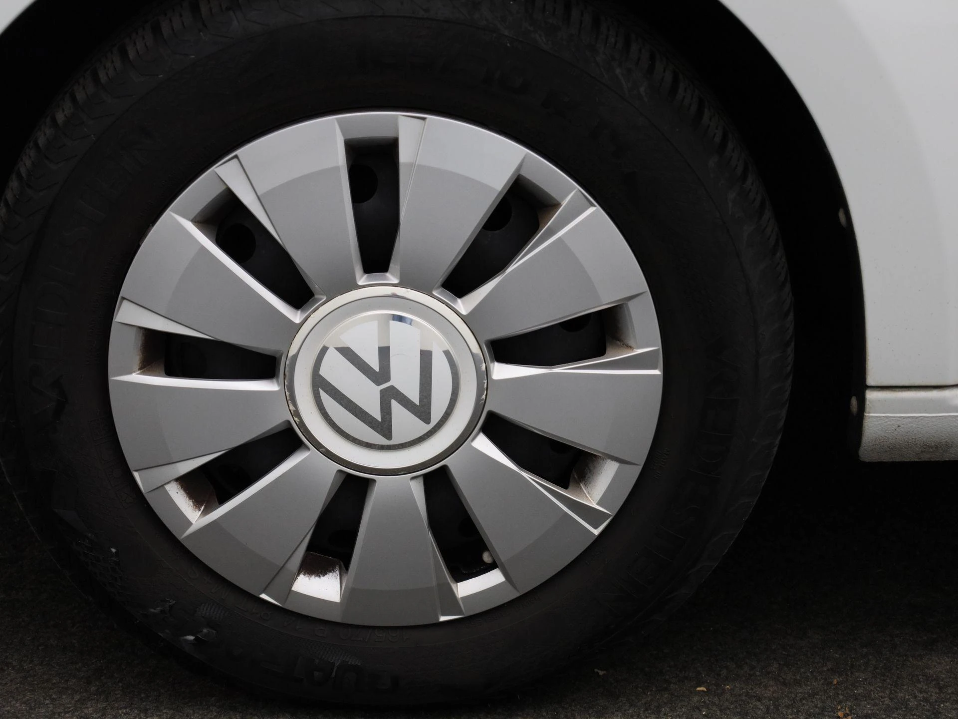 Volkswagen-up!-image-11