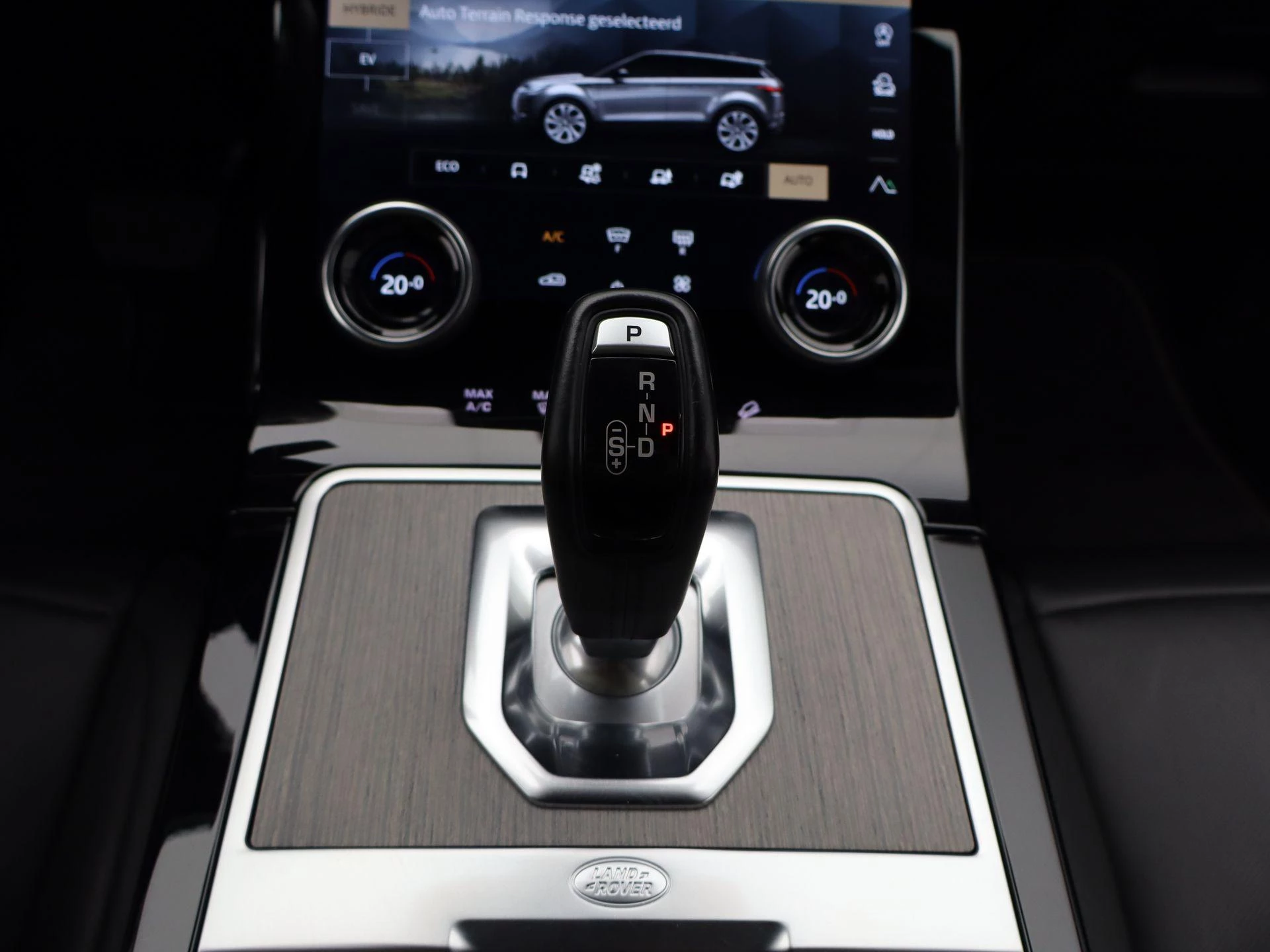 Land Rover-Range Rover Evoque-image-9