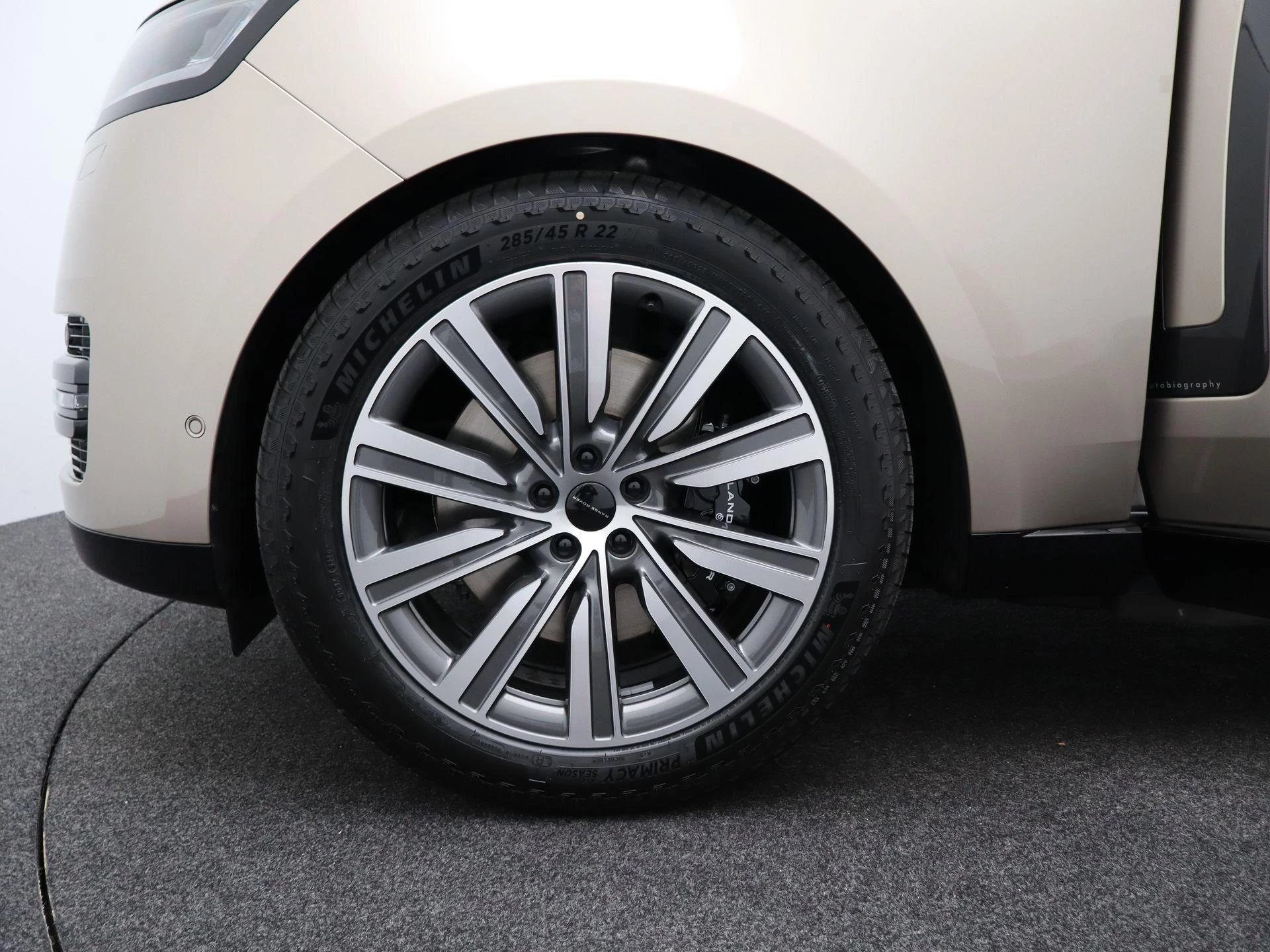 Land Rover-Range Rover-image-15