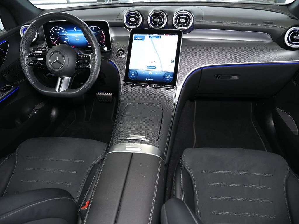 Mercedes-Benz-GLC 220 d-image-12