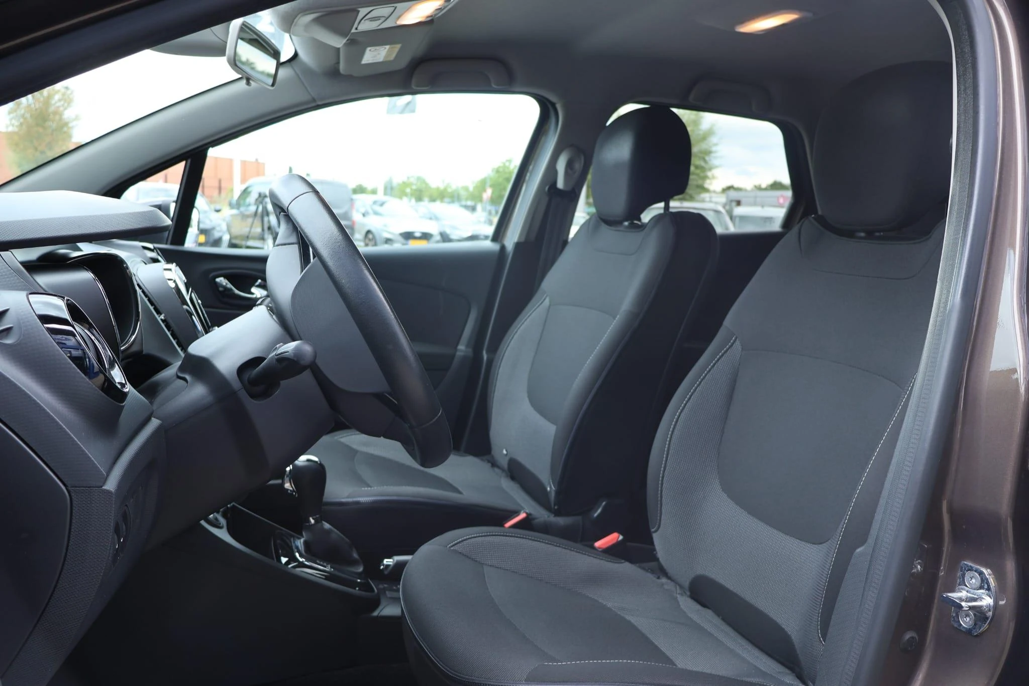 Renault-Captur-image-6