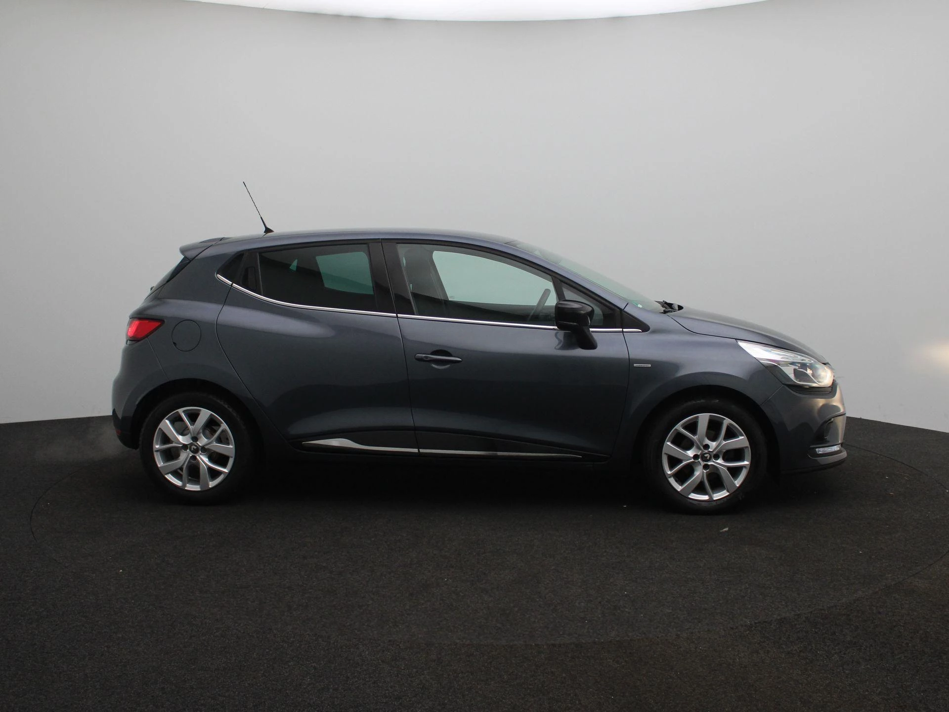 Renault-Clio-image-5