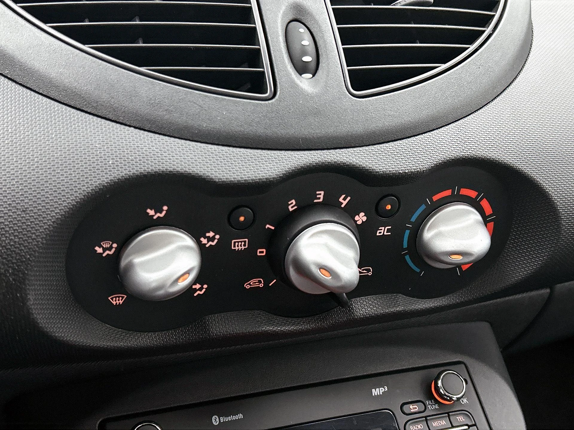 Renault-Twingo-image-25