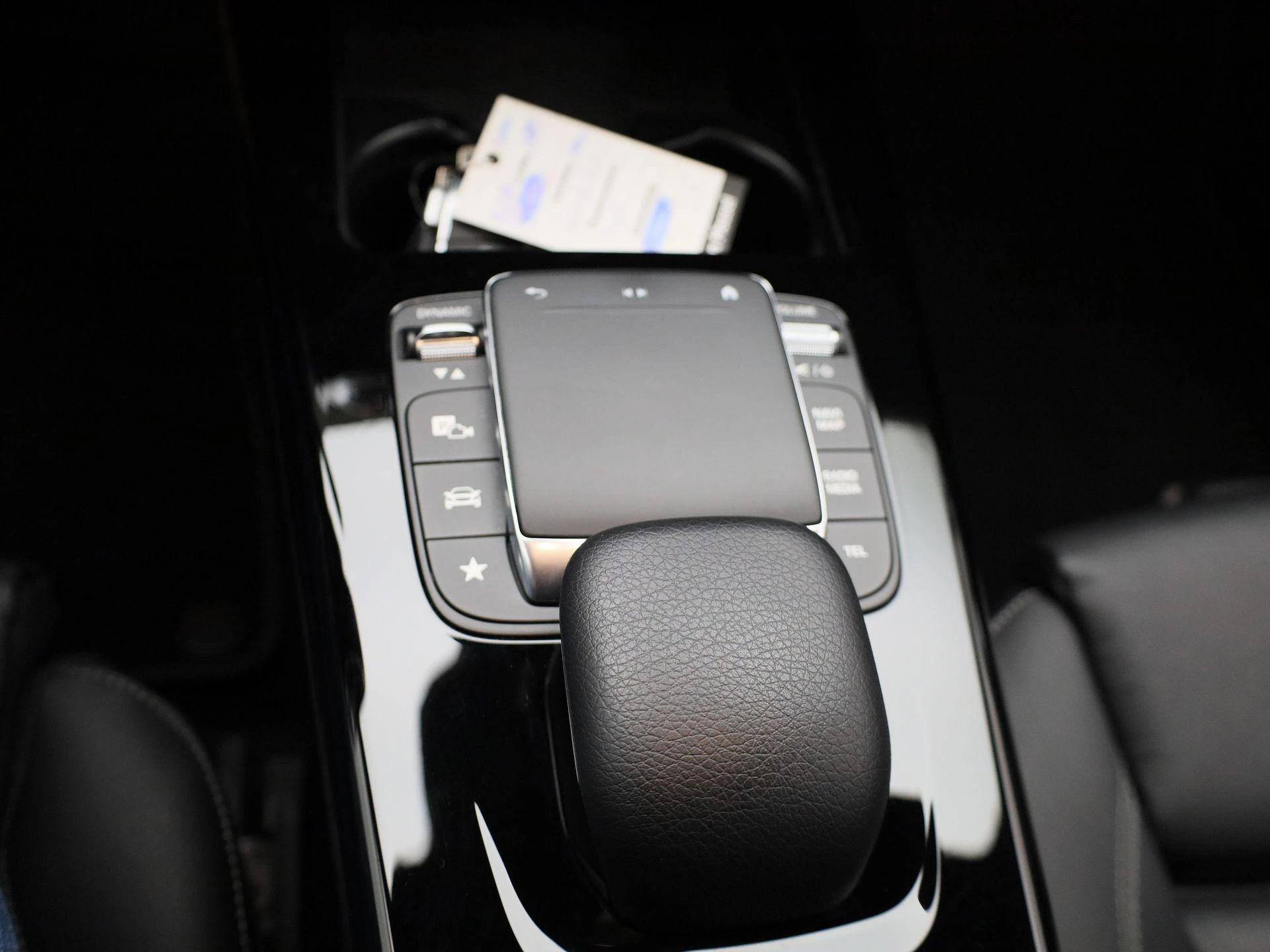 Mercedes-Benz-CLA-image-23