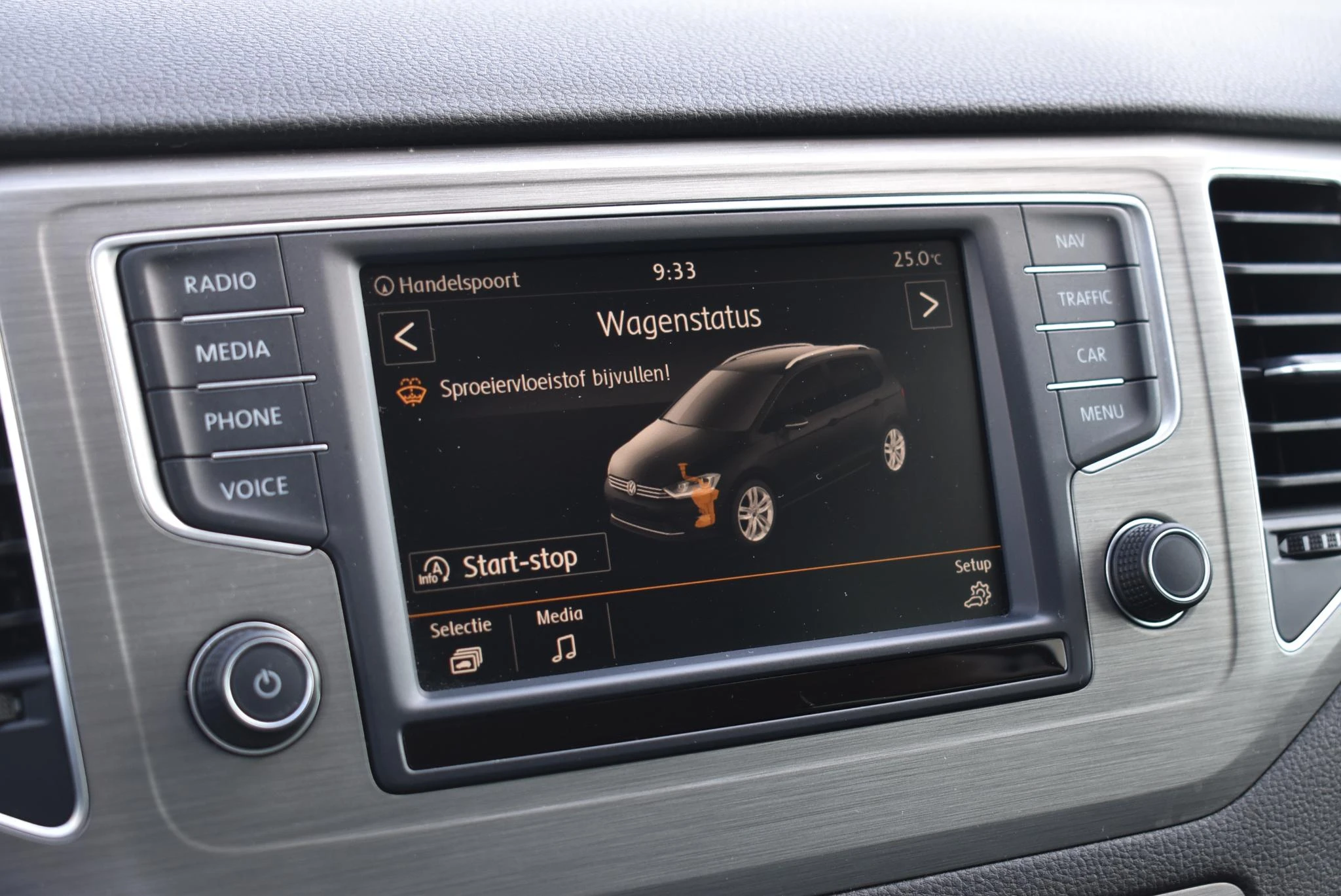 Volkswagen-Golf Sportsvan-image-32