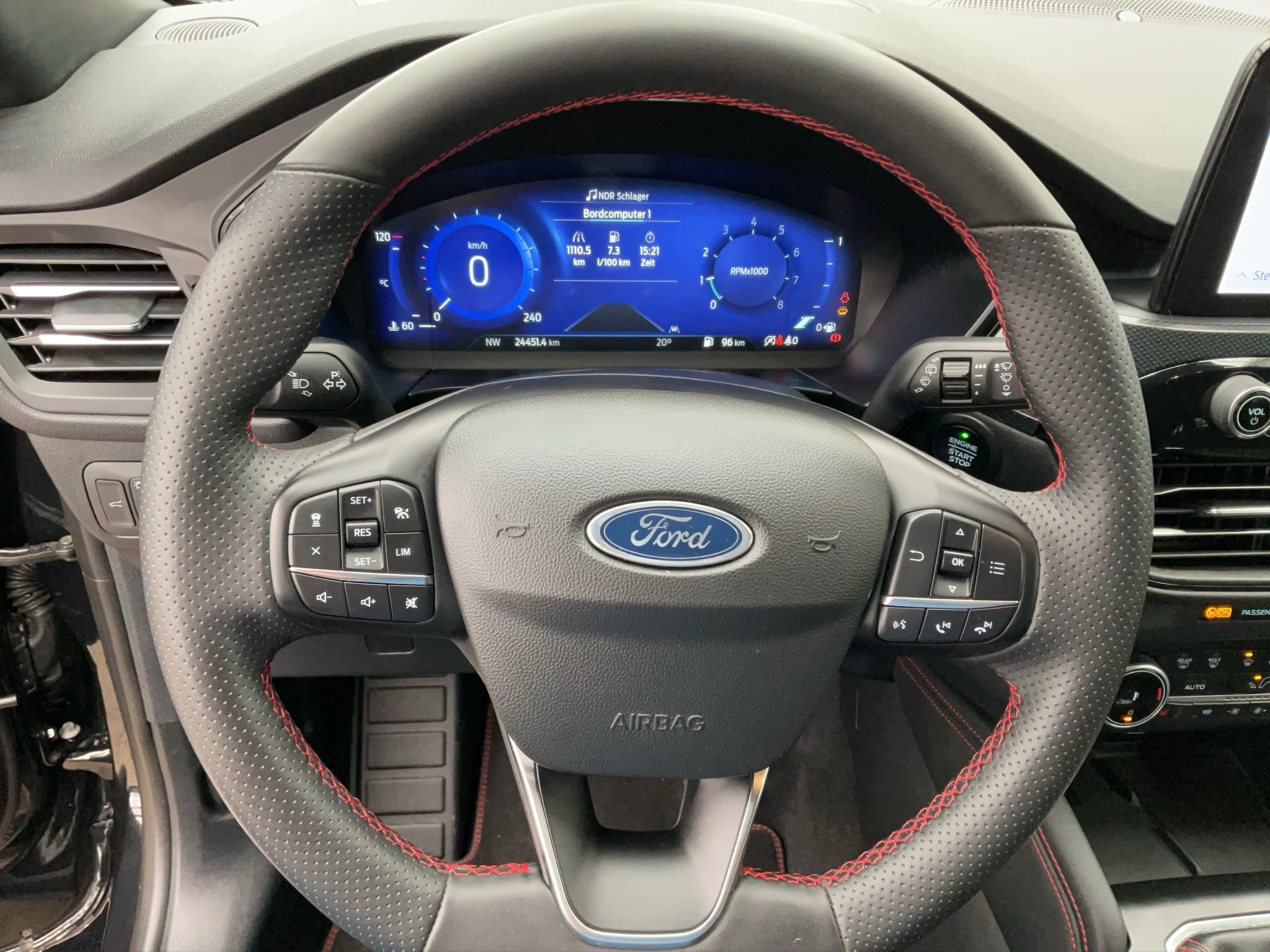 Ford Kuga ST-Line X | ACC | PANO | AHK | KAMERA