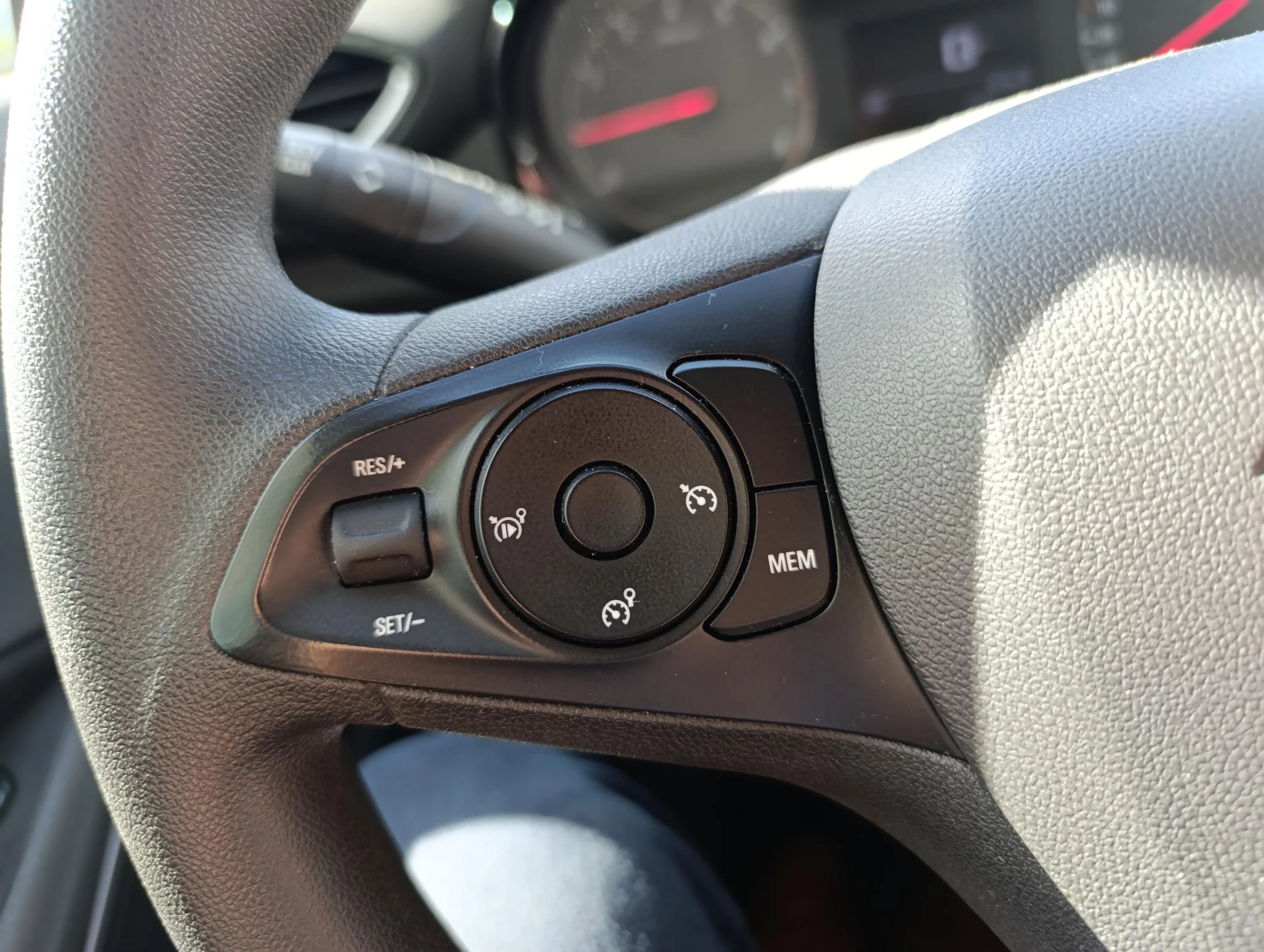 Opel-Crossland X-image-12