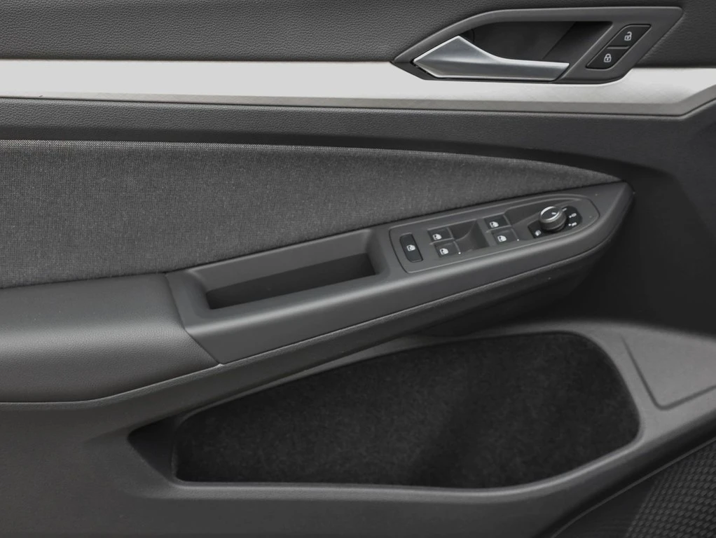 Volkswagen-Golf-image-14