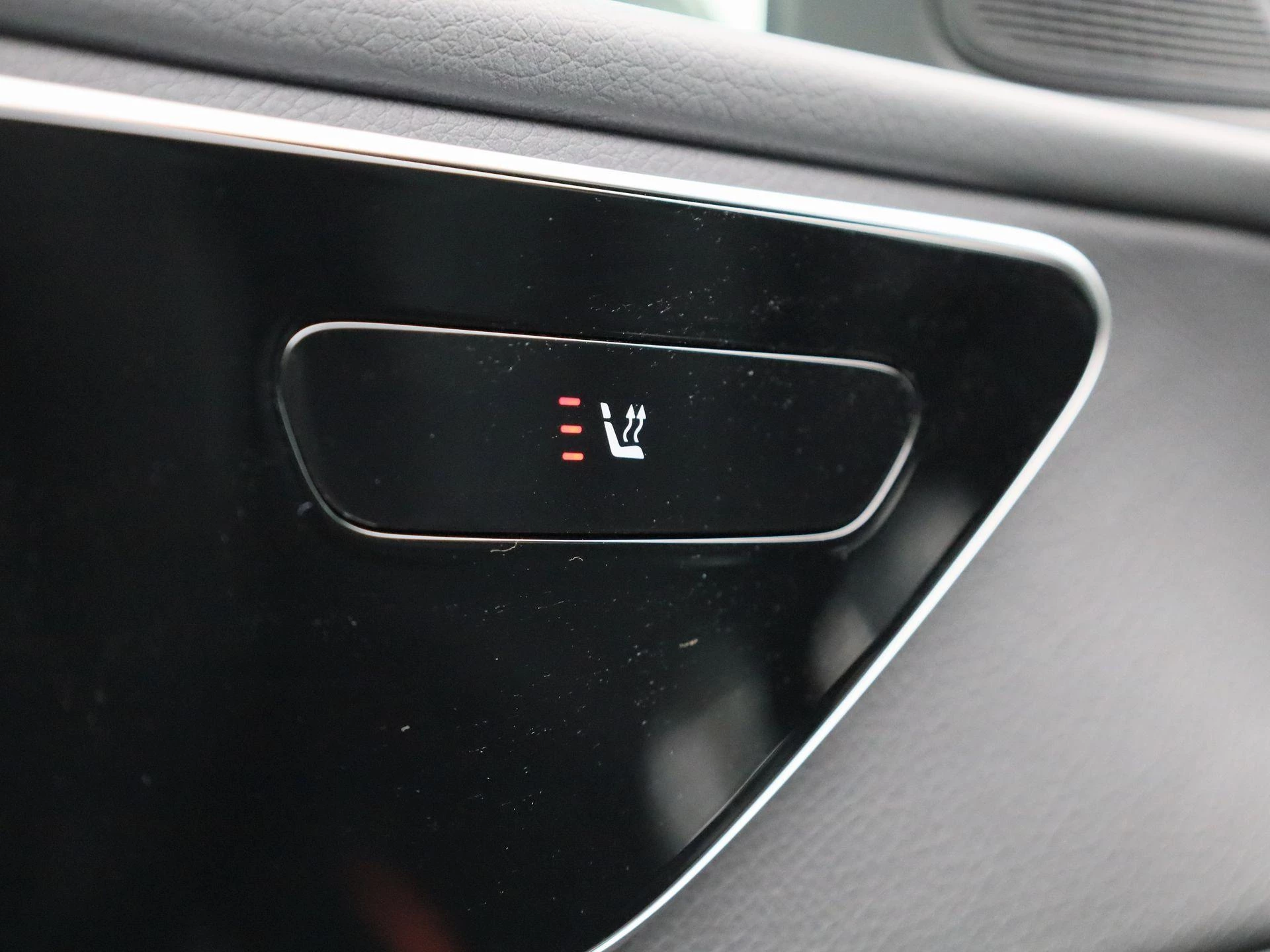 Mercedes-Benz-C-Klasse-image-34
