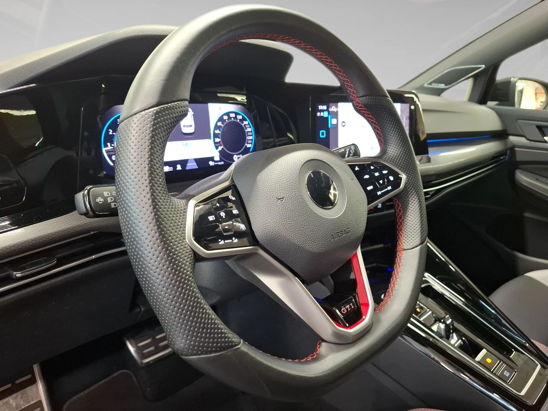 Volkswagen-Golf-image-7