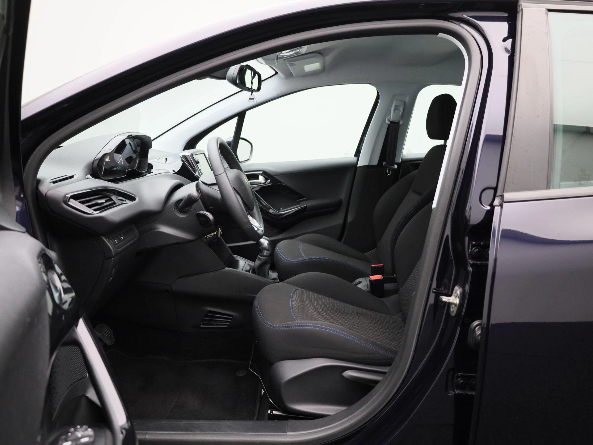 Peugeot-208-image-8