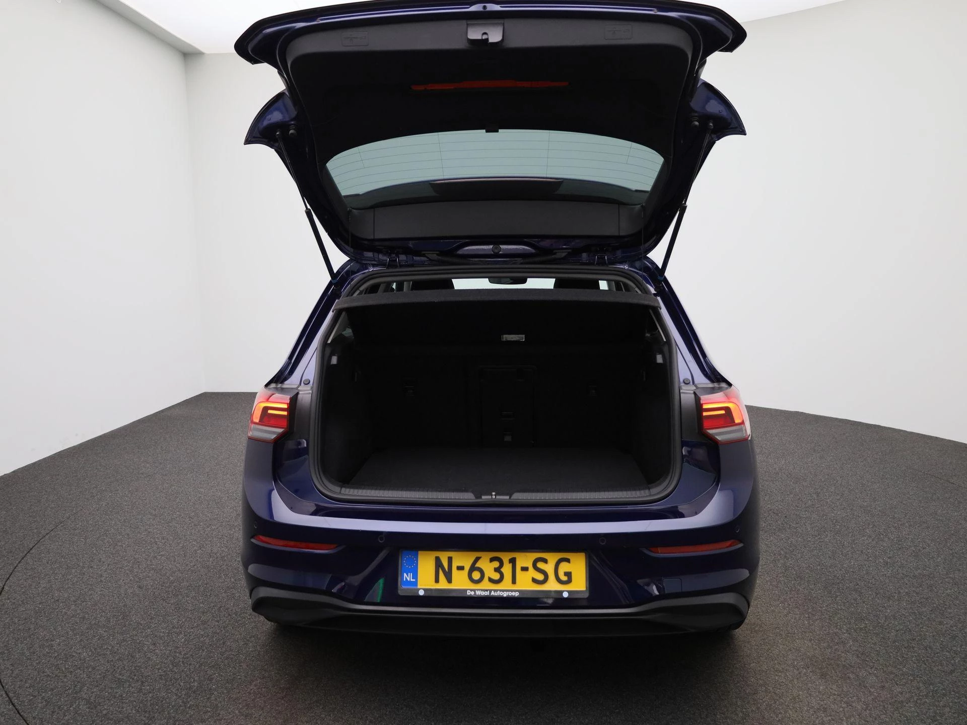 Volkswagen-Golf-image-10