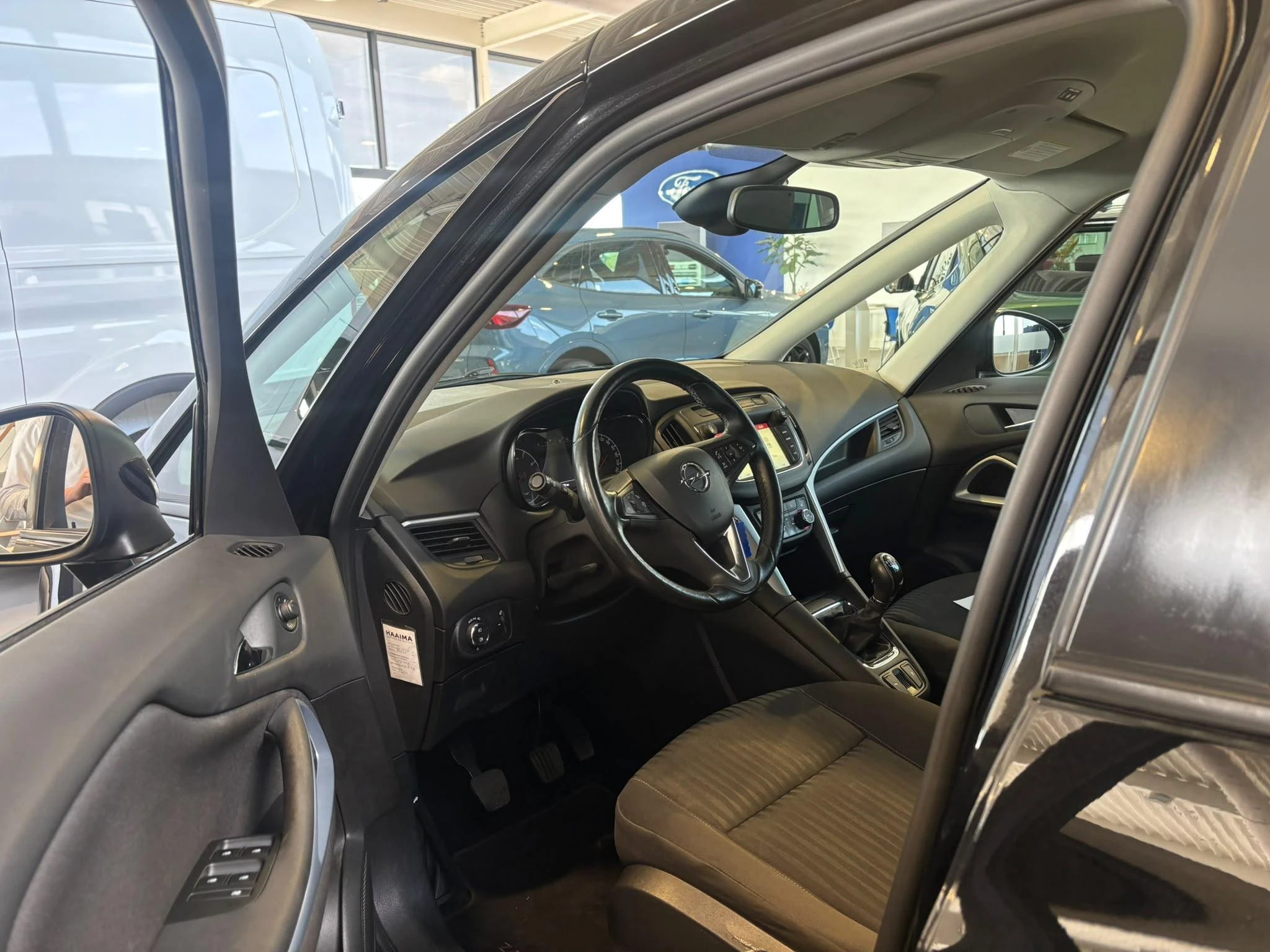 Opel-Zafira Tourer-image-6
