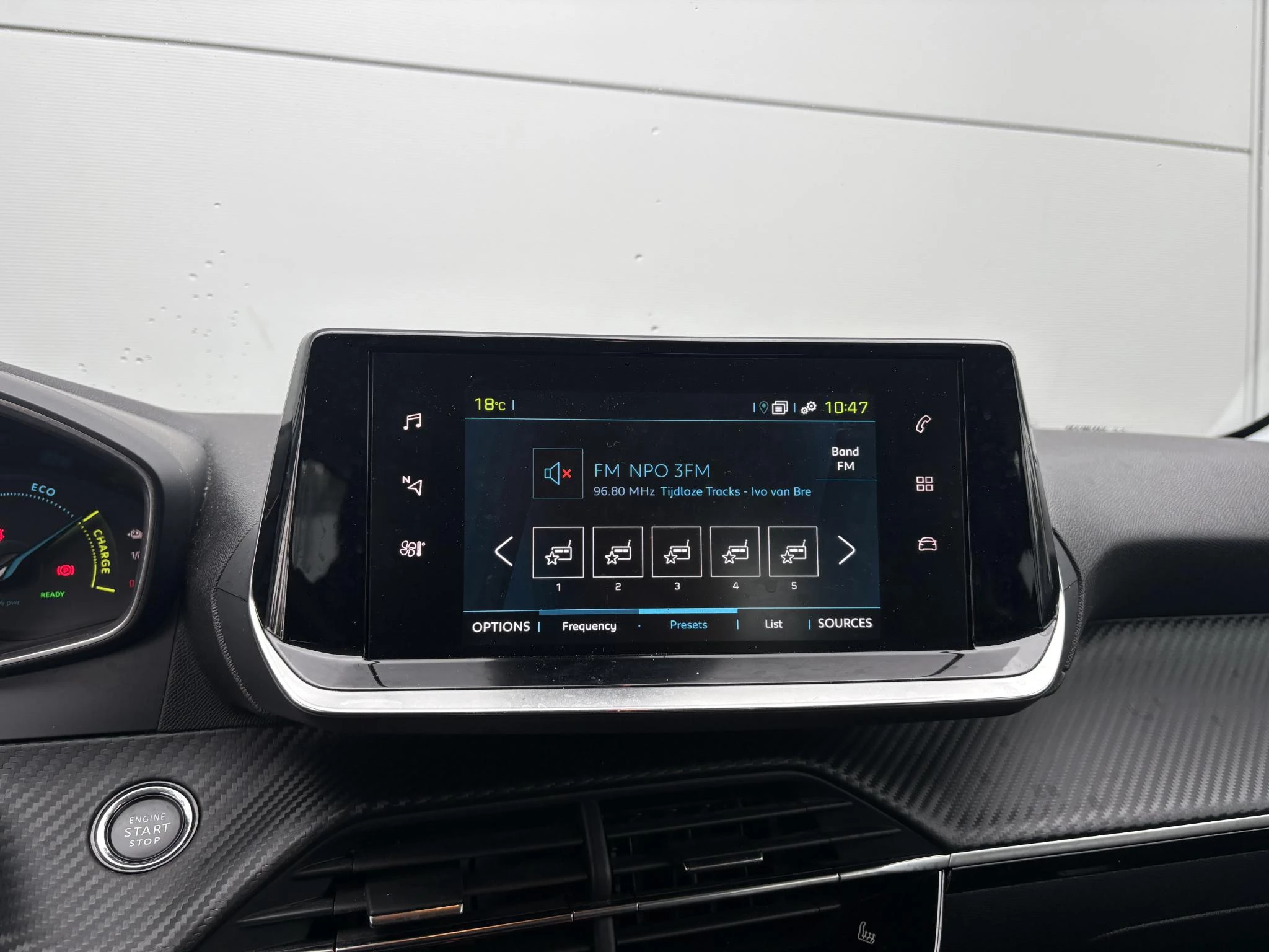 Peugeot-e-208-image-16