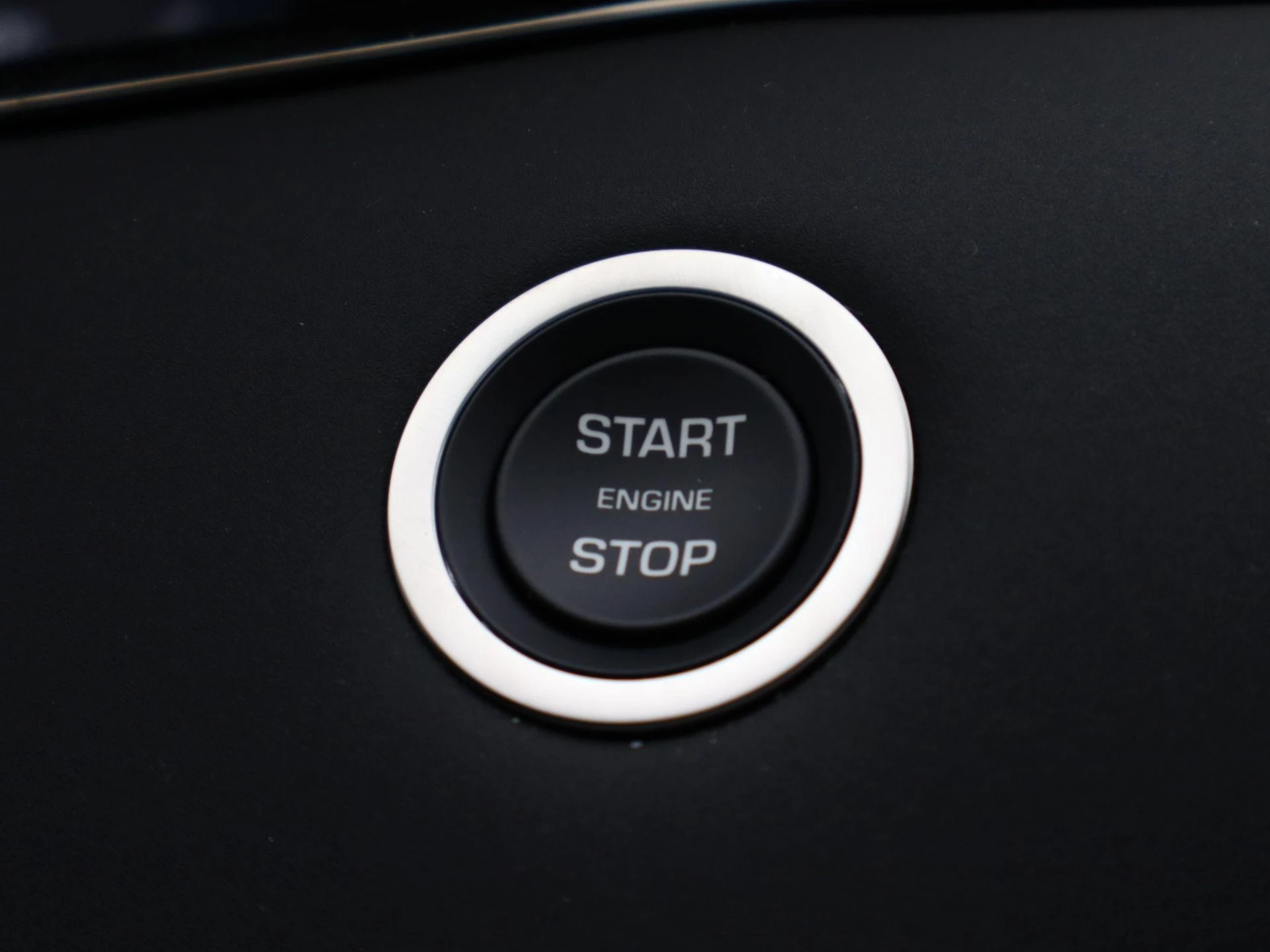 Land Rover-Range Rover Evoque-image-16