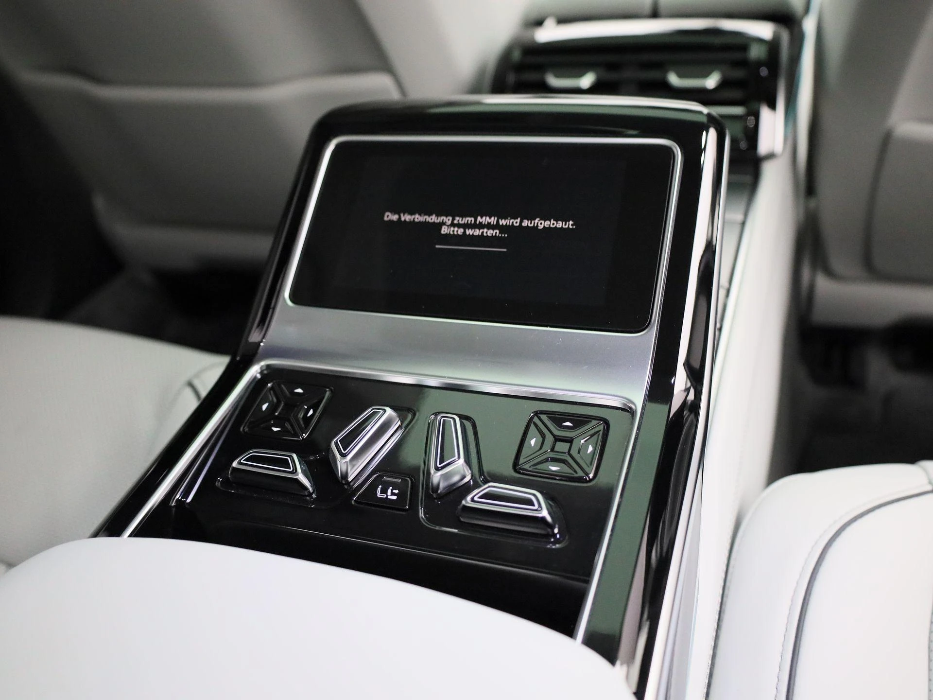 Audi-A8-image-55
