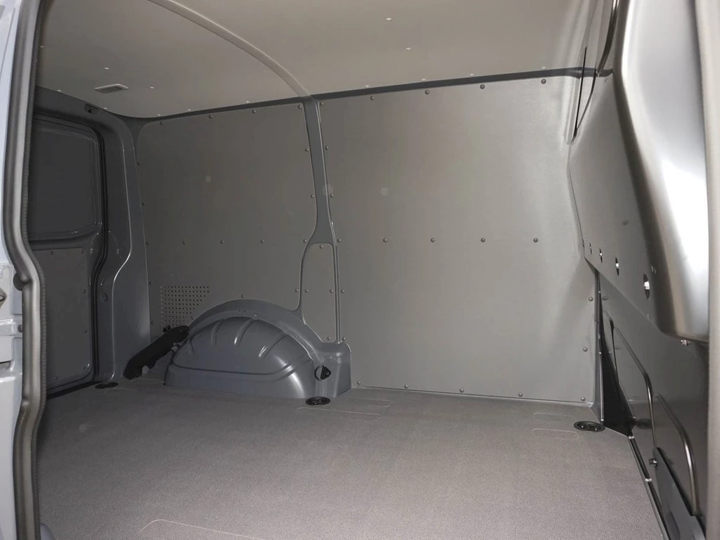 Volkswagen-Transporter-image-6
