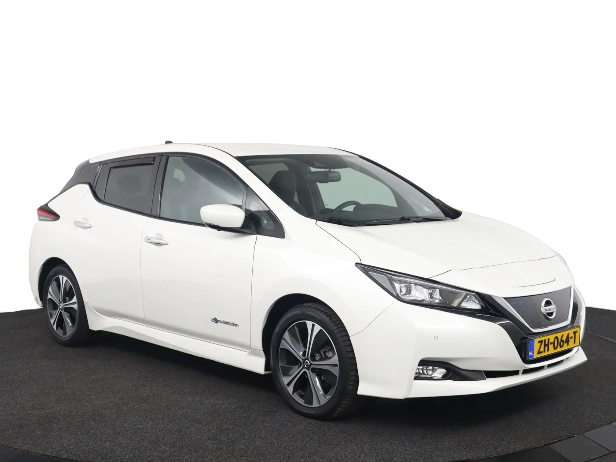 Nissan-Leaf-image-12