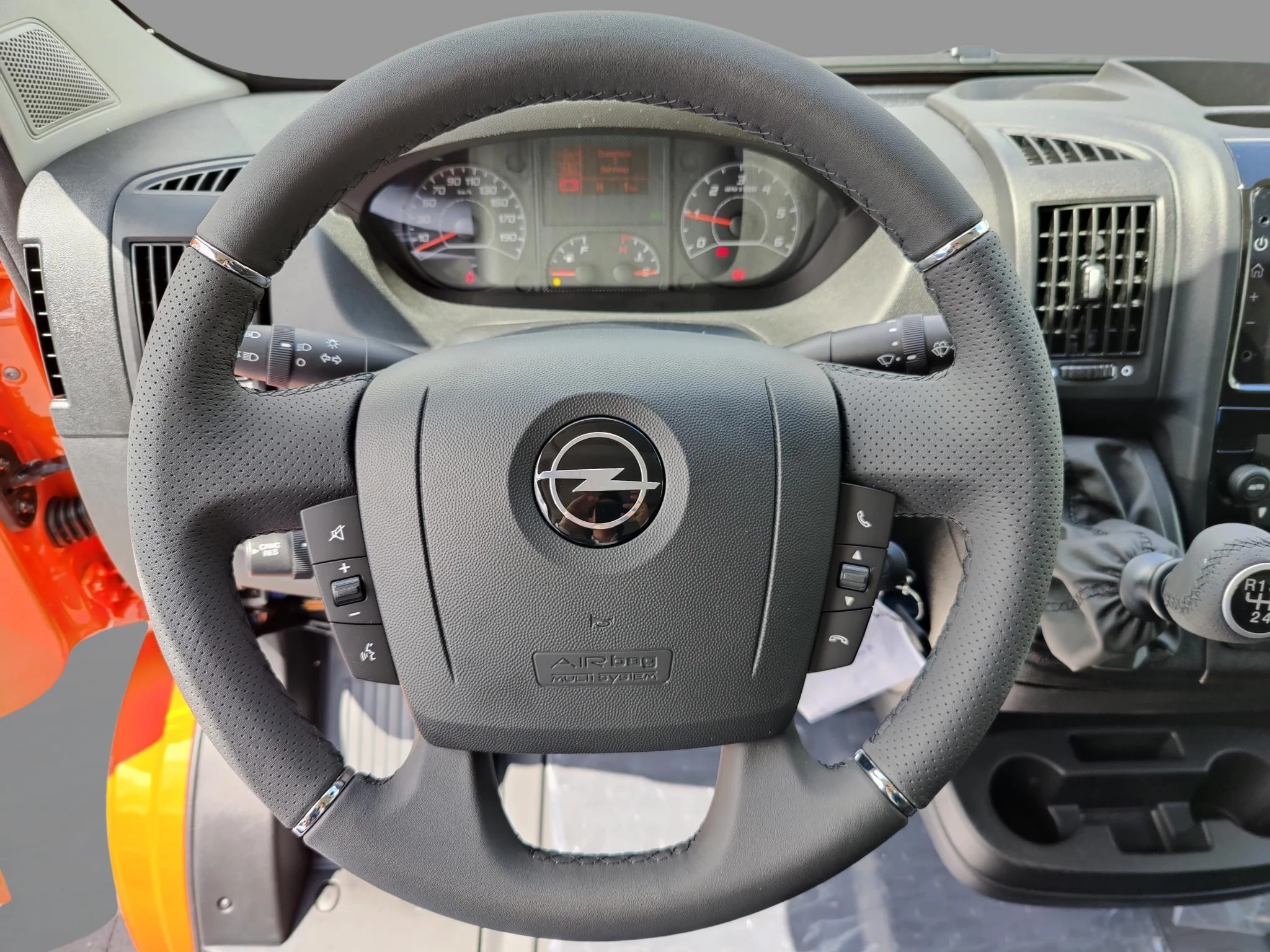Opel Movano 3500 Light L3H2 - 2.2L Turbo 140