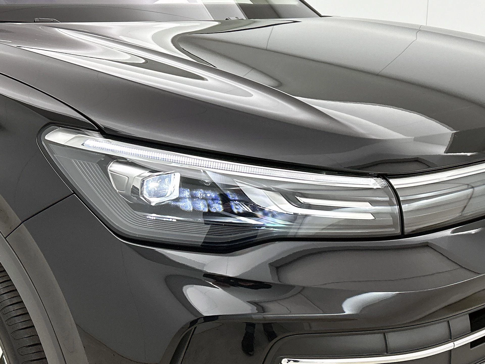 Volkswagen-Tiguan-image-35