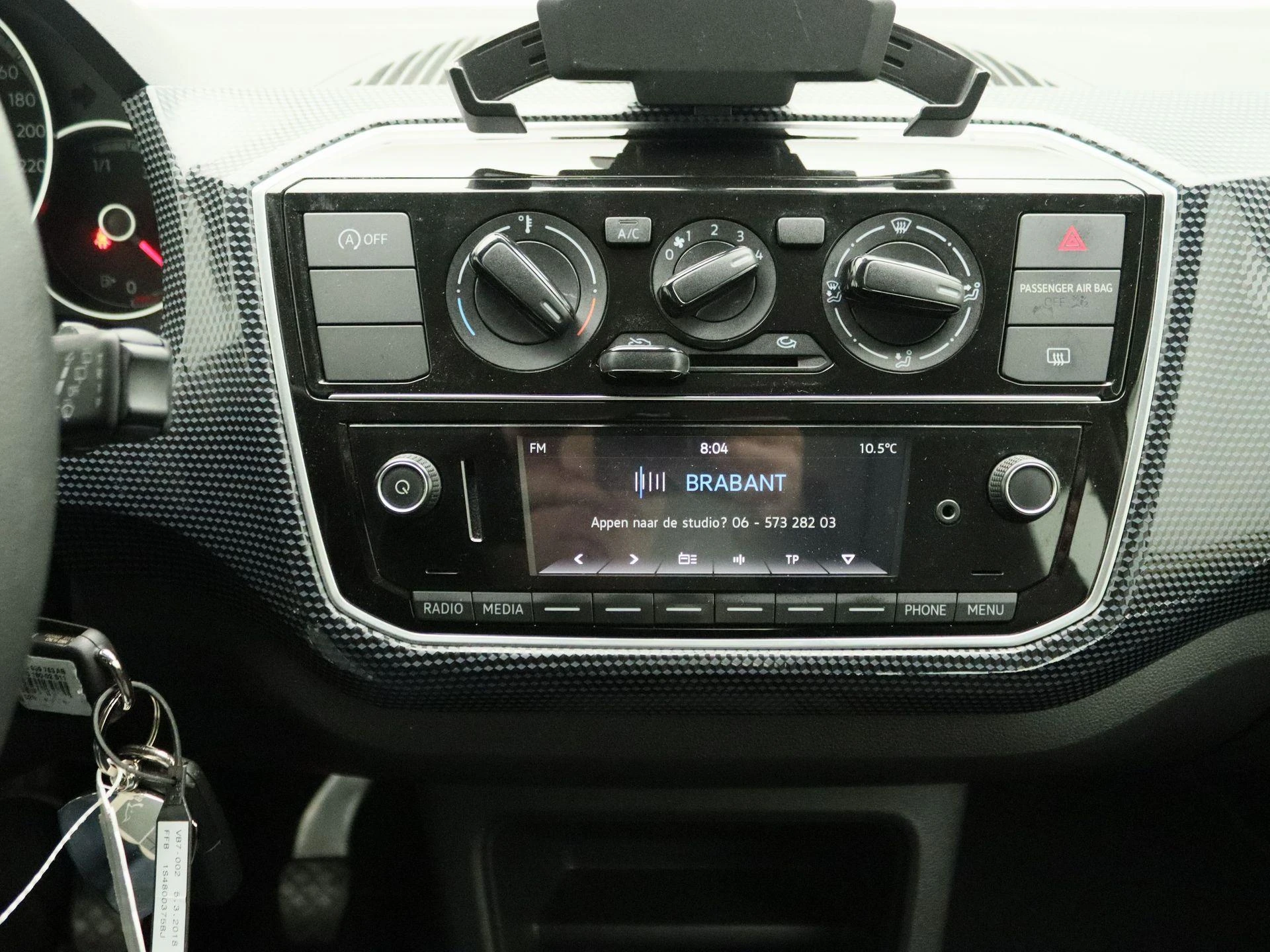 Volkswagen-up!-image-7