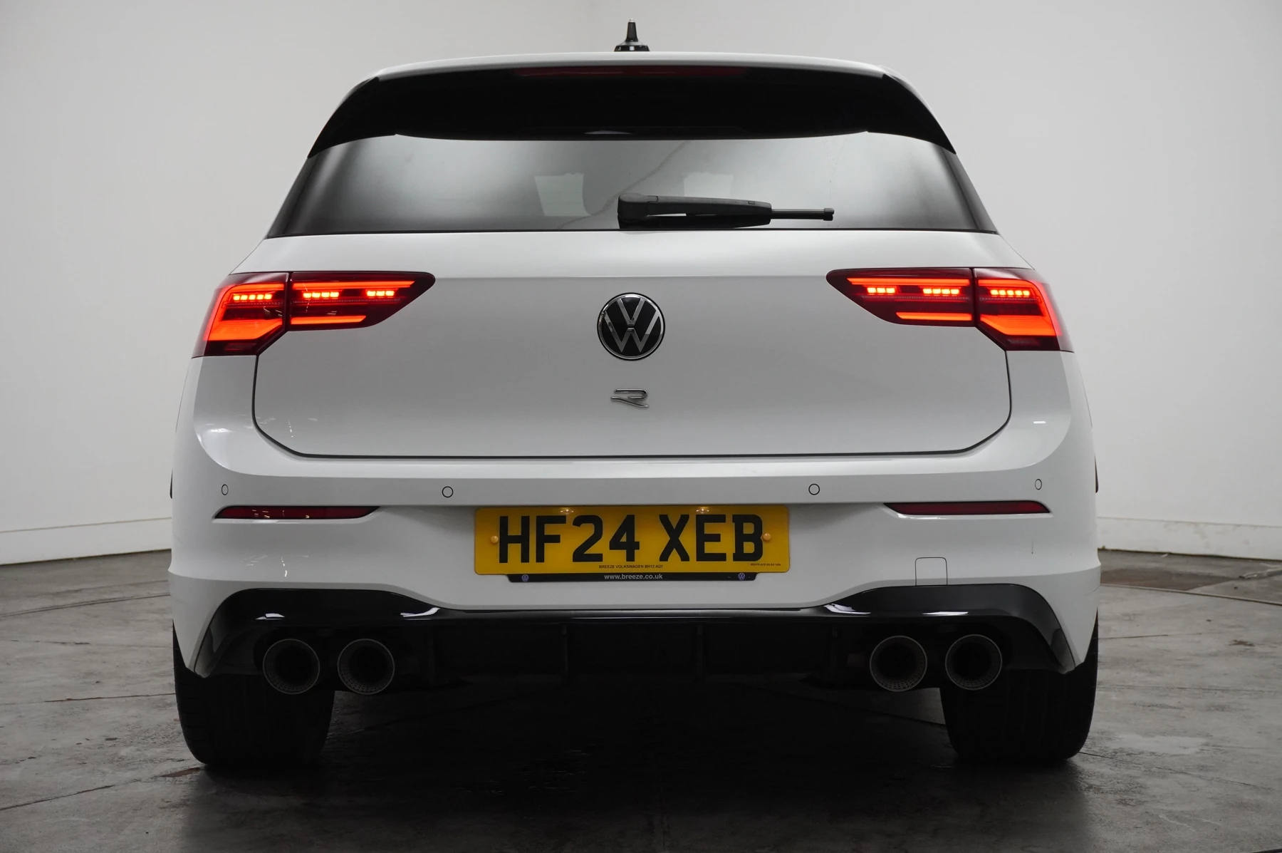 Volkswagen-Golf-image-19