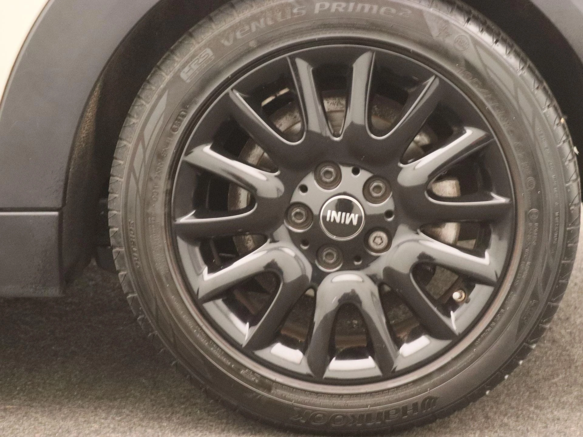 MINI-Cooper Cabrio-image-16